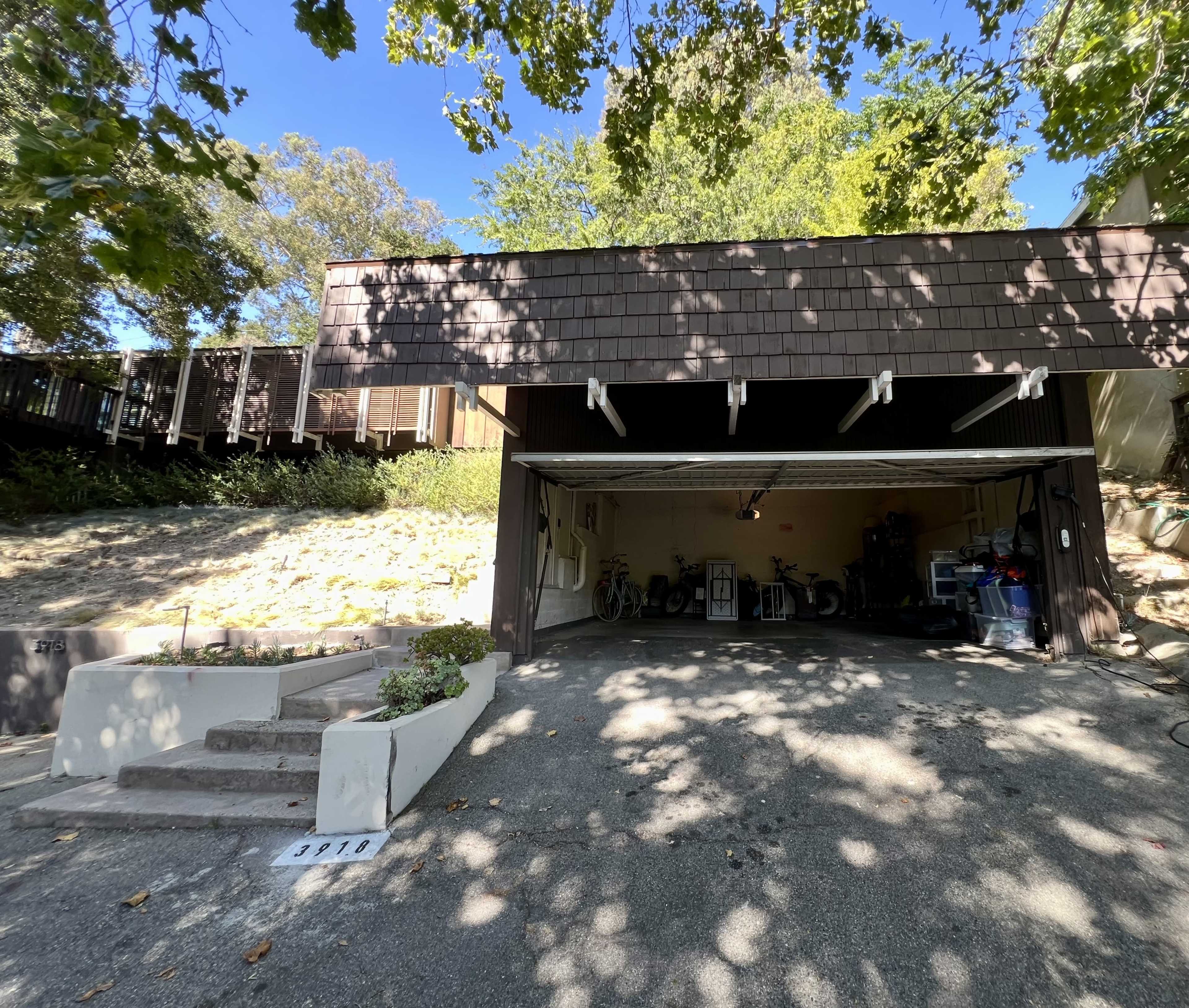 Unique Mid-Century Modern Post and Beam Home Image in Studio City, Studio City, CA