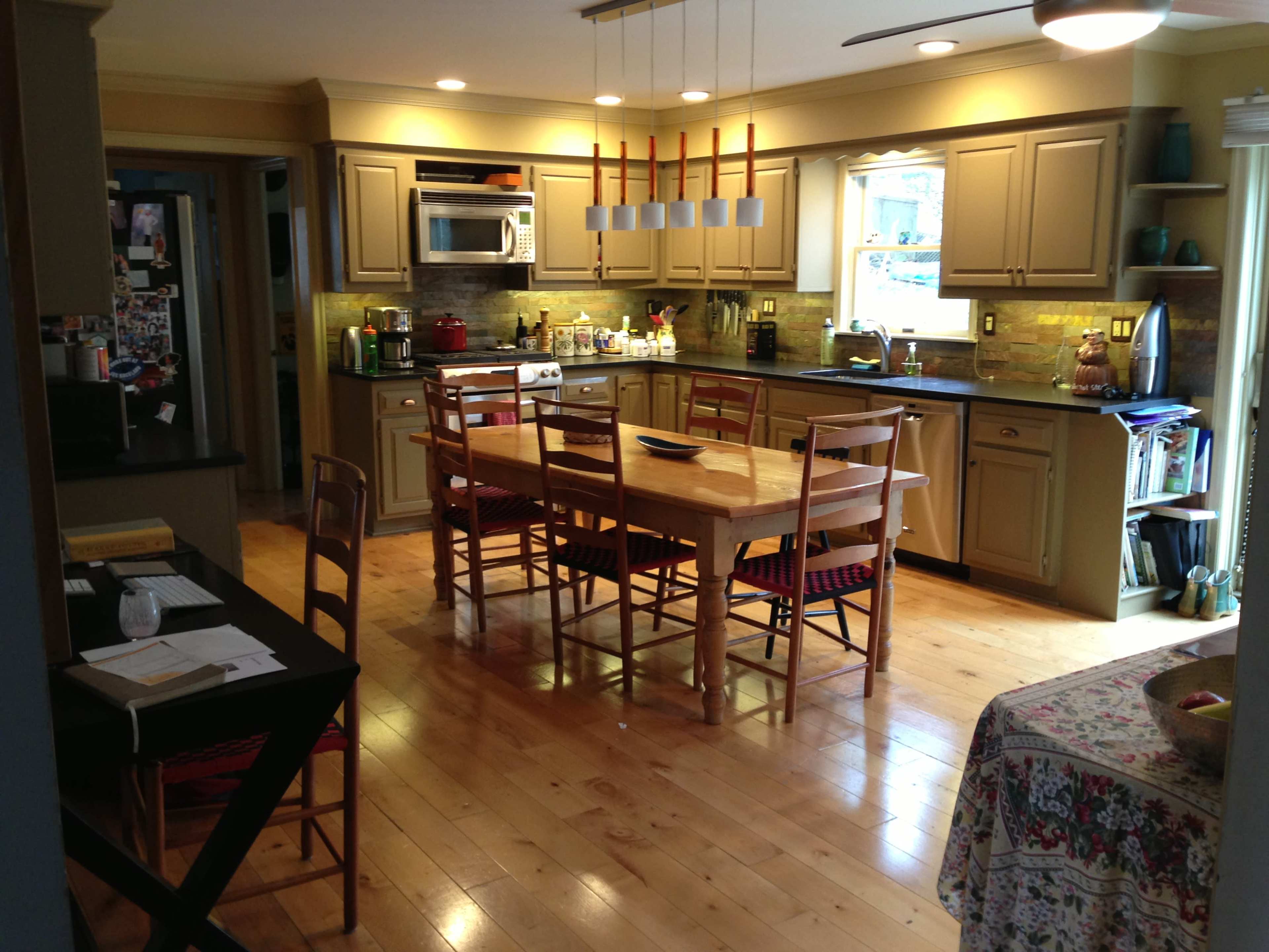 Suburban Colonial House Image in Clarkstown, Valley Cottage, NY
