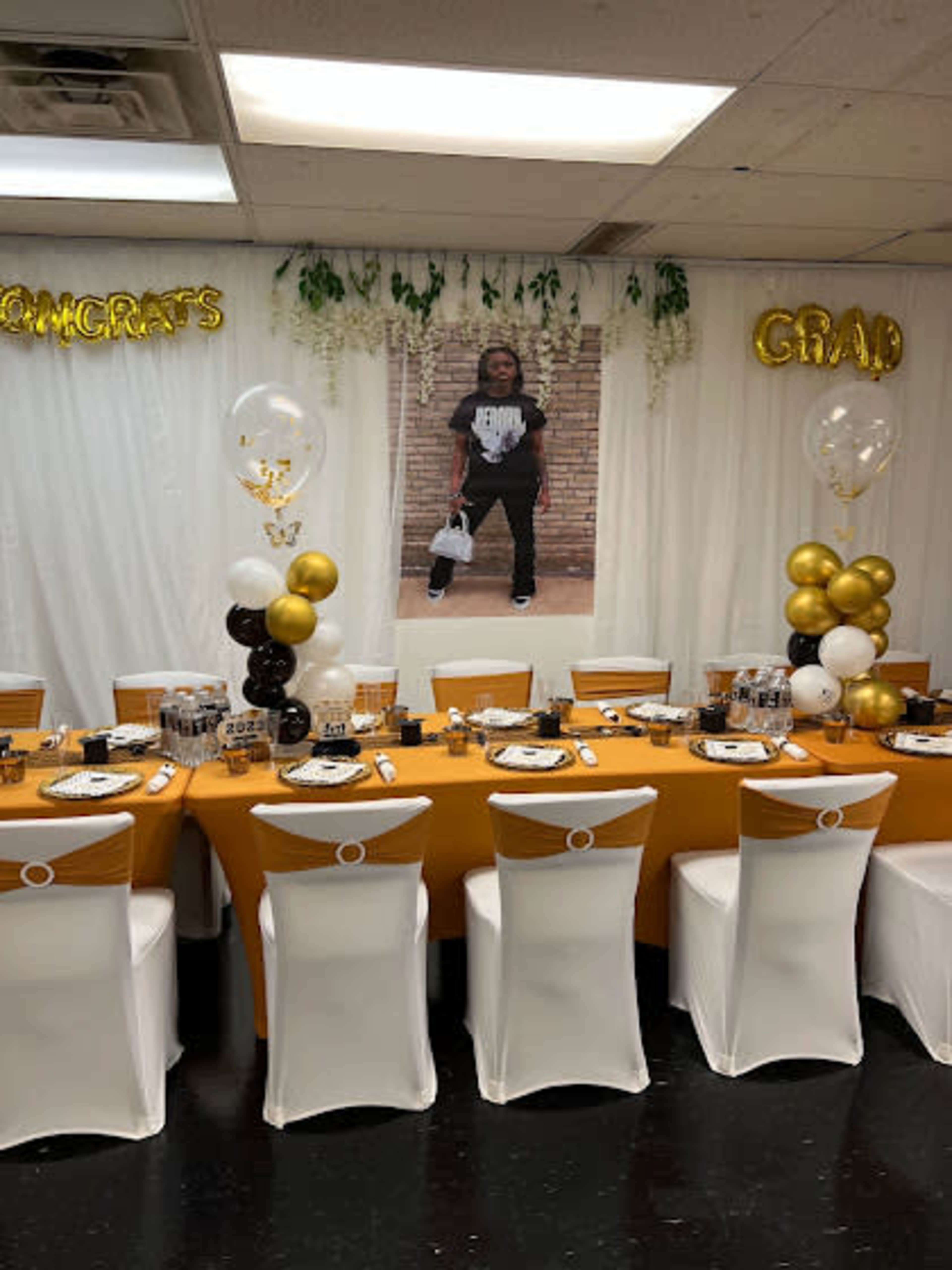 Elevation Northwest Image in Silver Swan, Milwaukee, WI