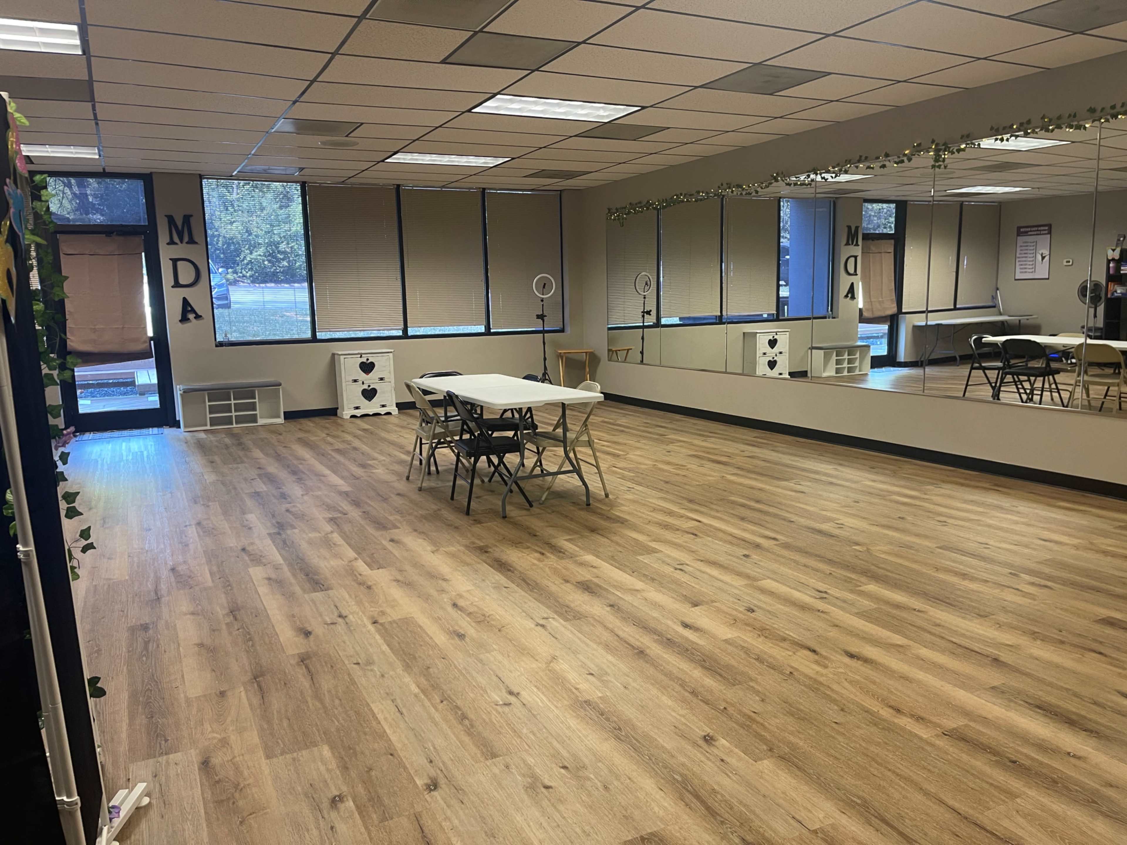 Small Intimate Event Space perfect for small events (Baby Showers, Bridal Showers,  Church Gatherings, Workshops, Corporate Lunches, etc.) Image in Greensboro, Greensboro, NC