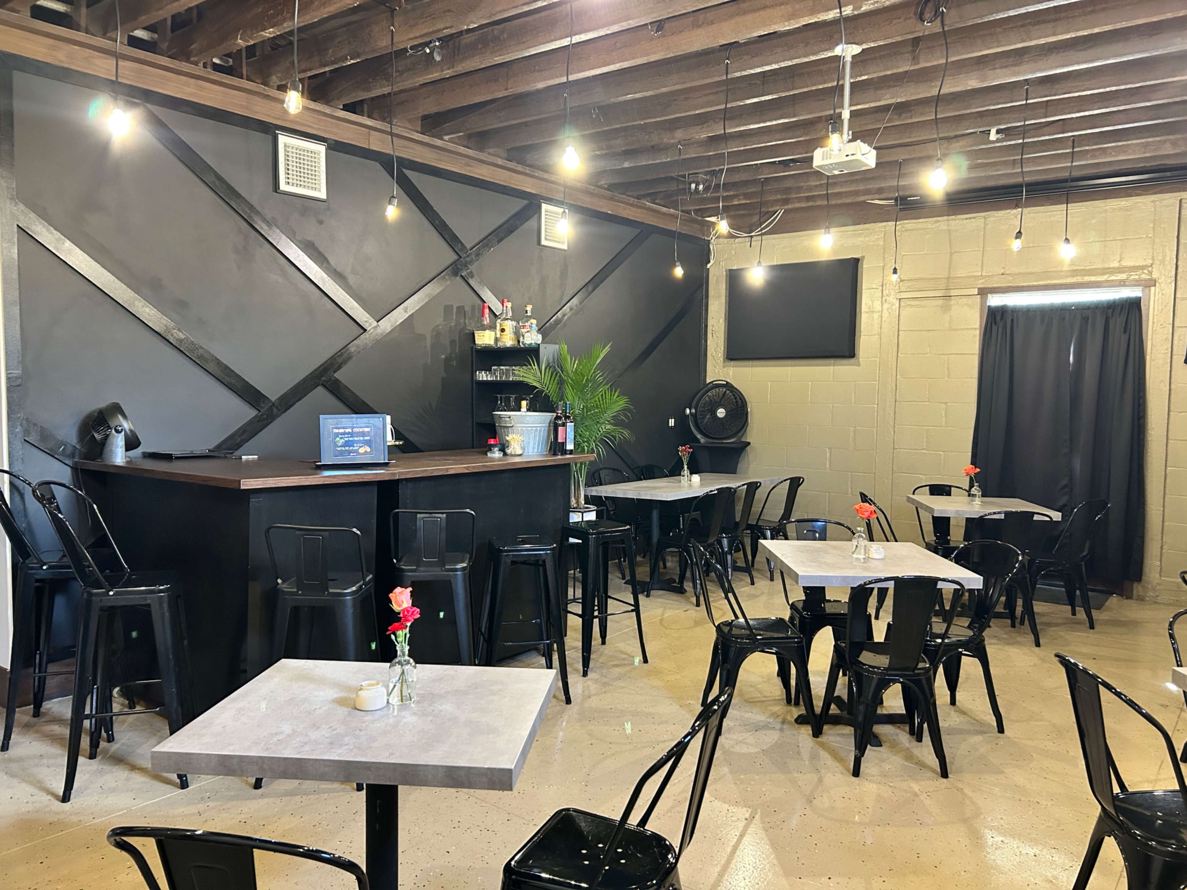 Eclectic Multi-Room Space in the Heart of Seminole Heights Image in Southeast Seminole Heights, Tampa, FL