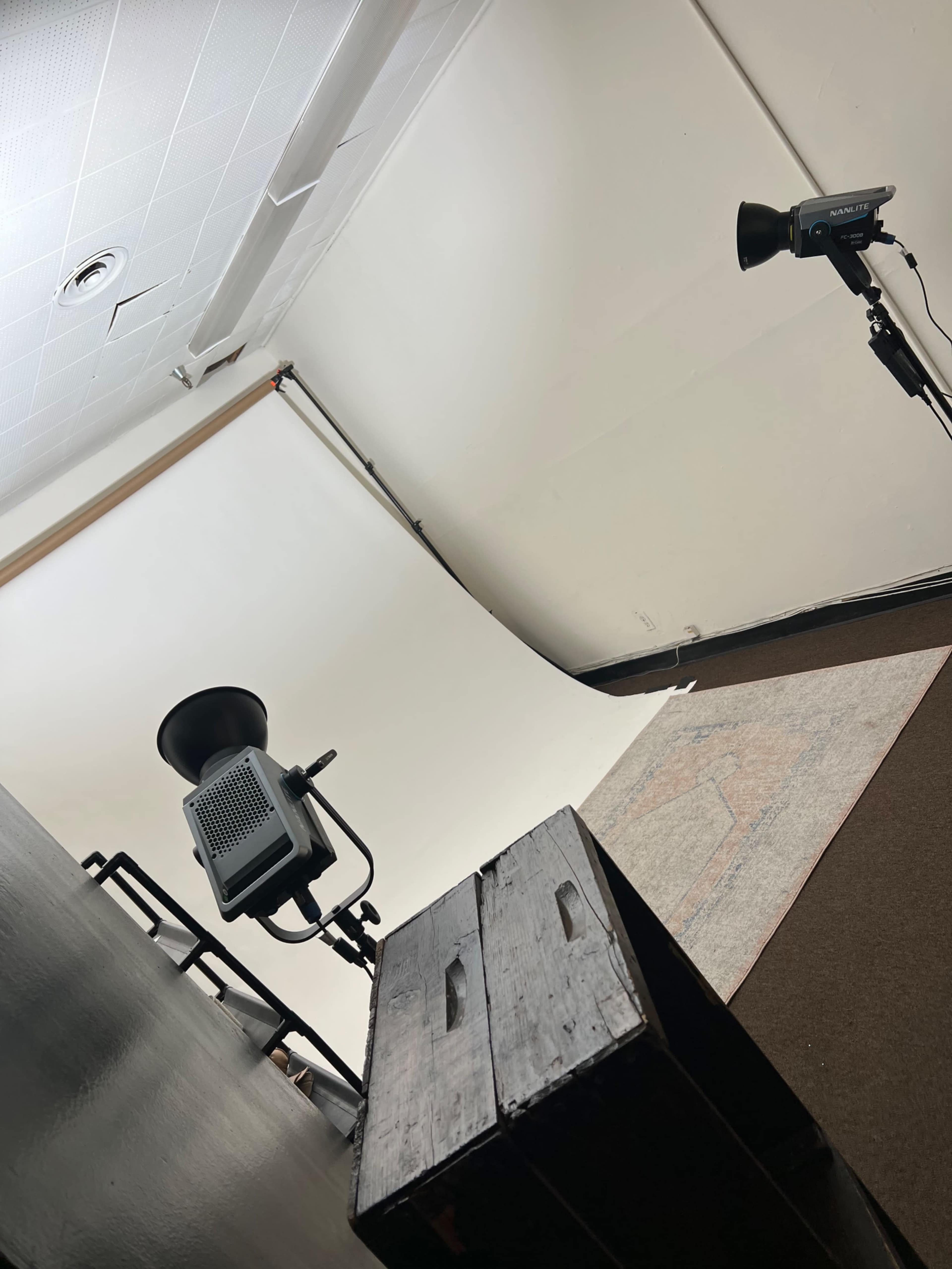 Downtown Warehouse photo studio in private room Image in Vernon, Vernon, CA