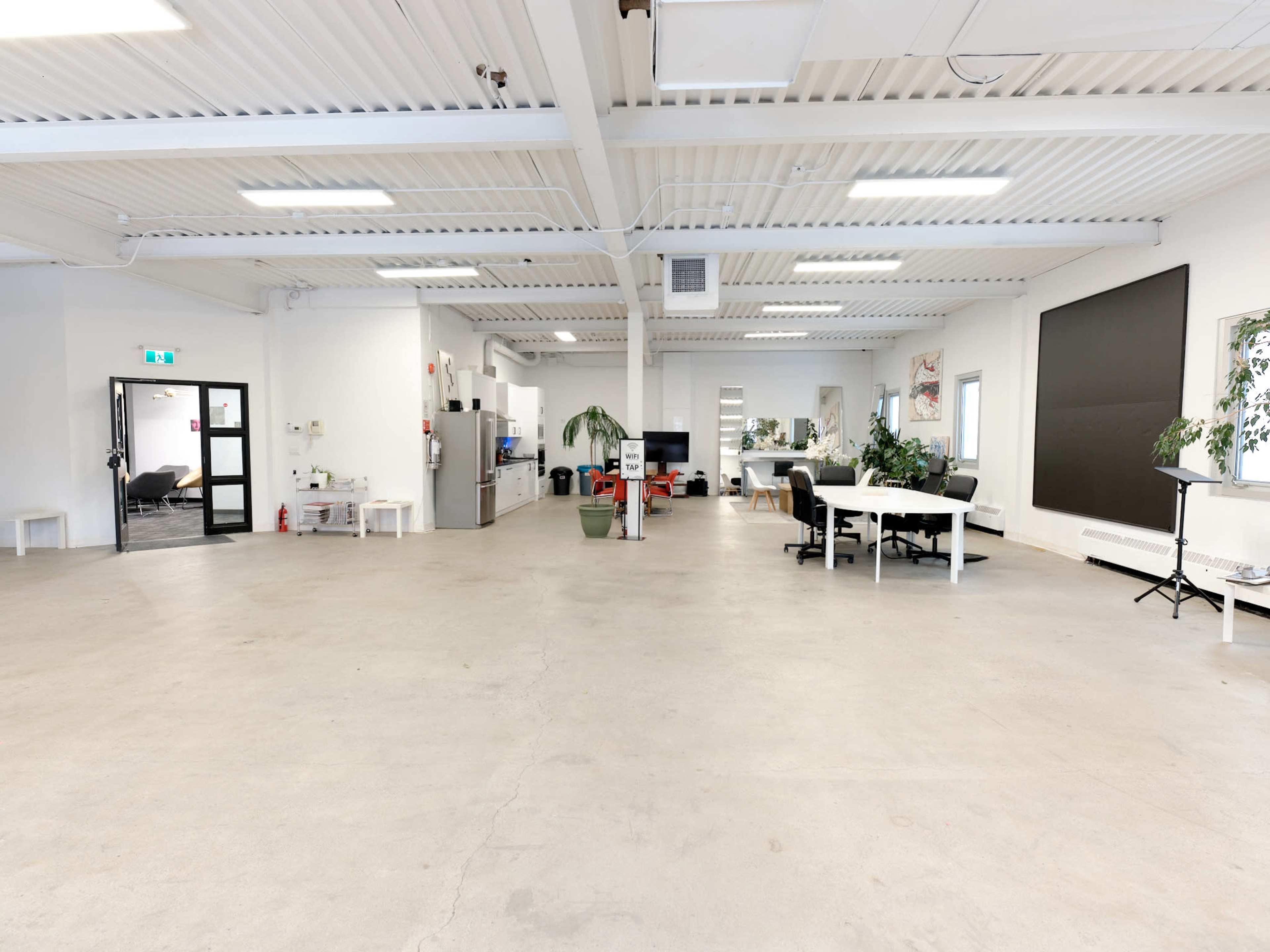 Modern studio in Calgary Downtown Image in Beltline, Calgary, AB