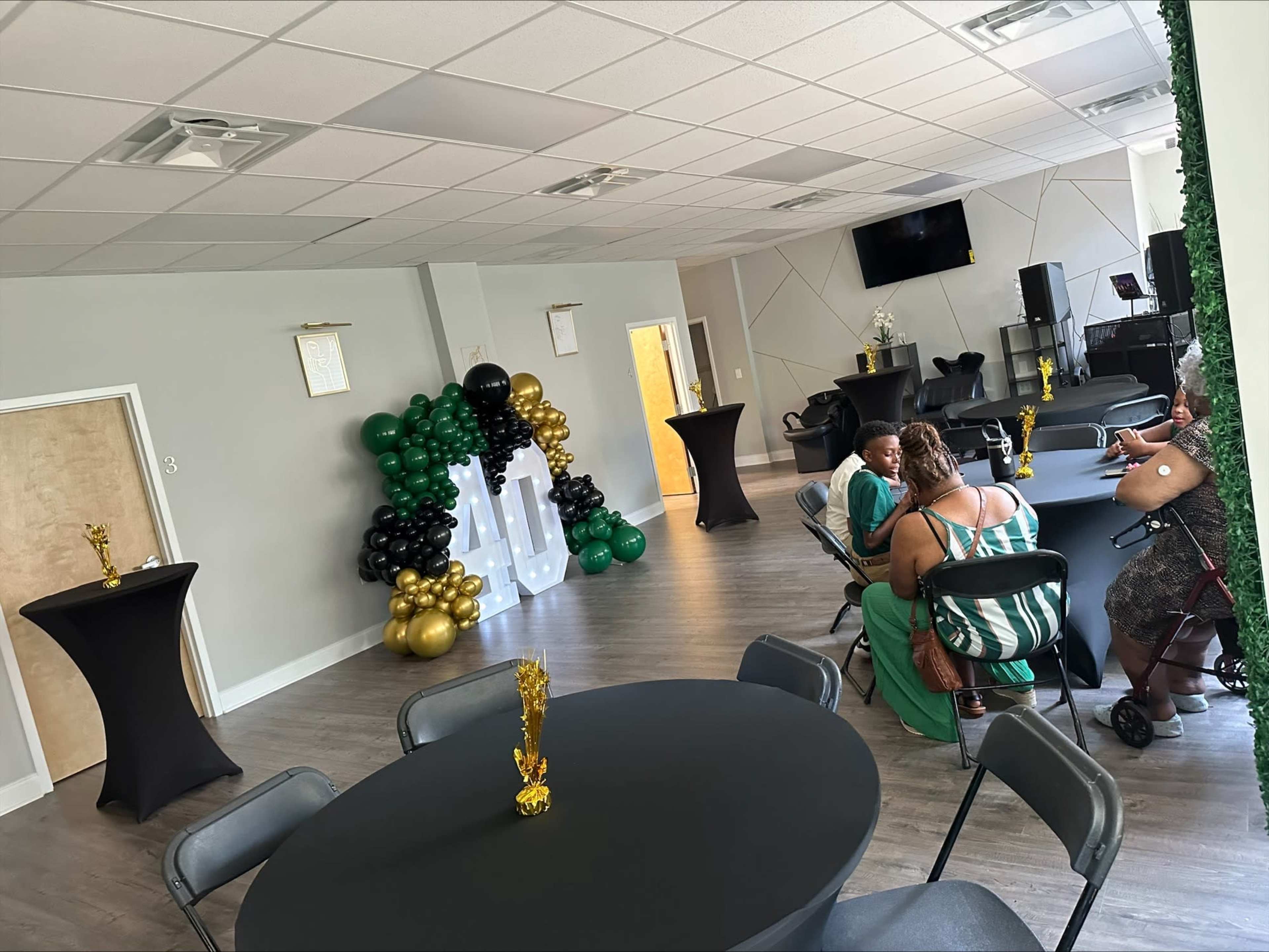 Urban Luxury Studio with a Tranquil Environment Image in Tyrone, Tyrone, GA