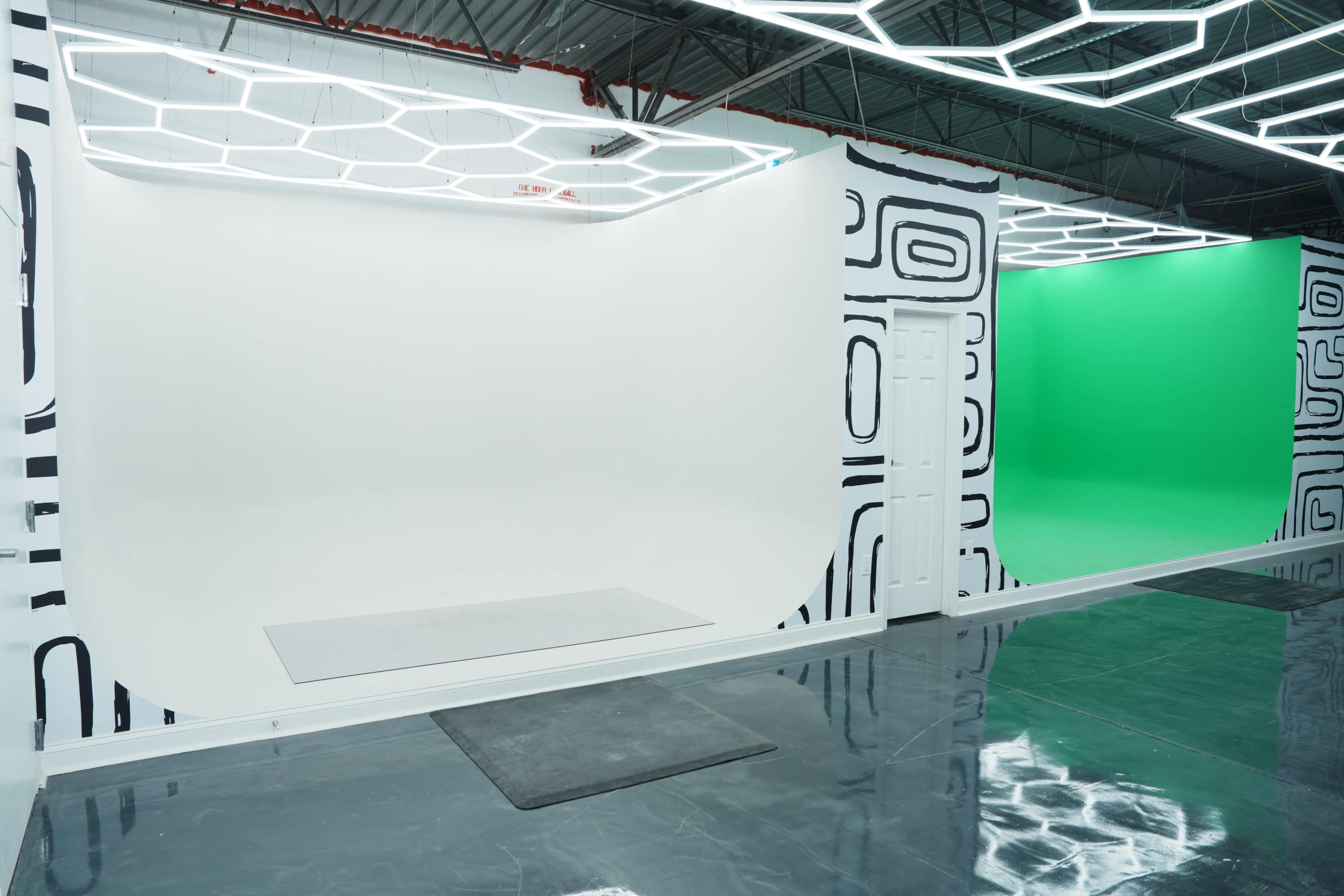 Modern Production Photography/Video Studio in Atlanta Cyc Wall Image in Gwinnett Village, Norcross, GA