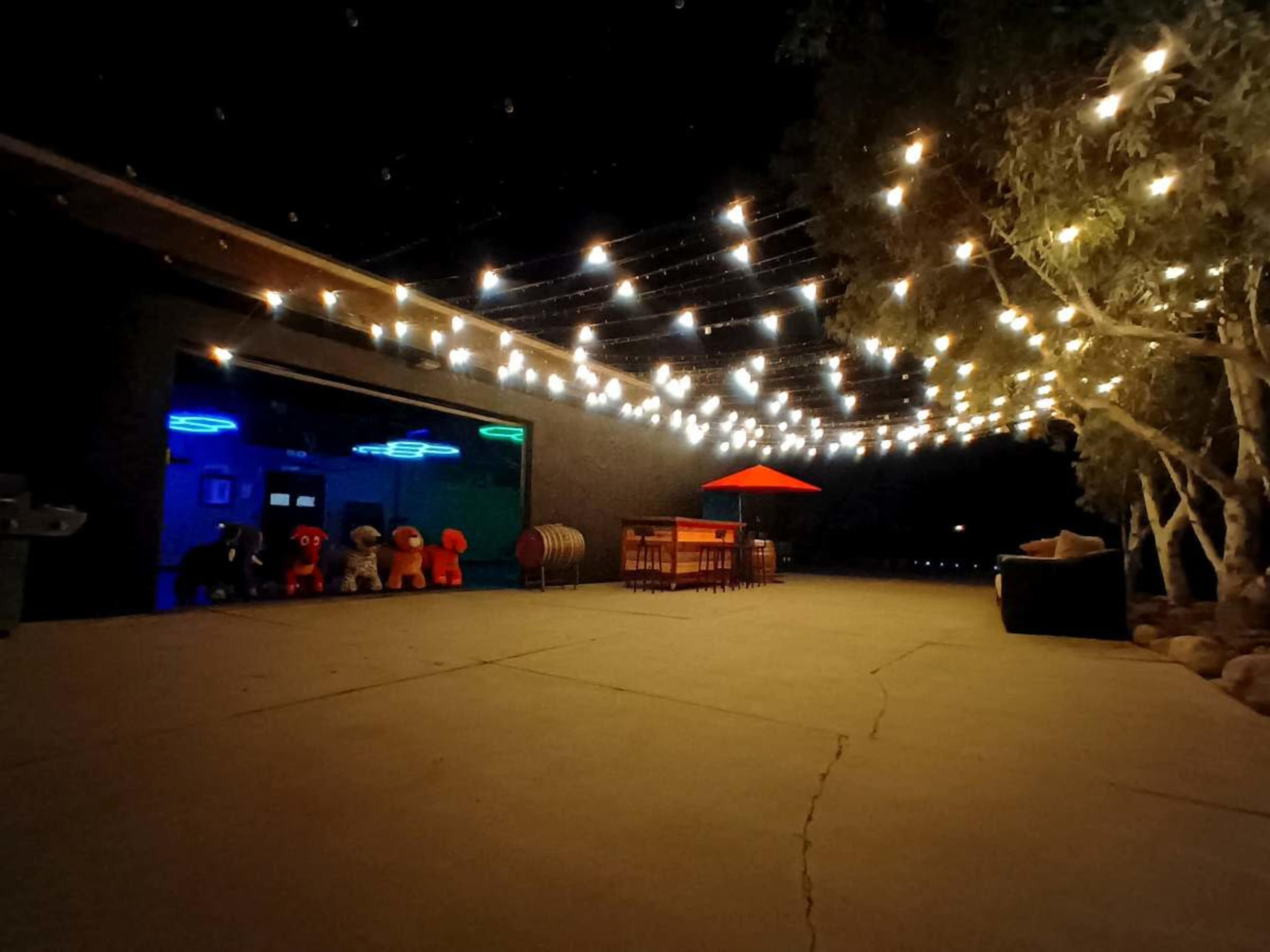 Club Style Garage with City View Image in Hesperia, Hesperia, CA