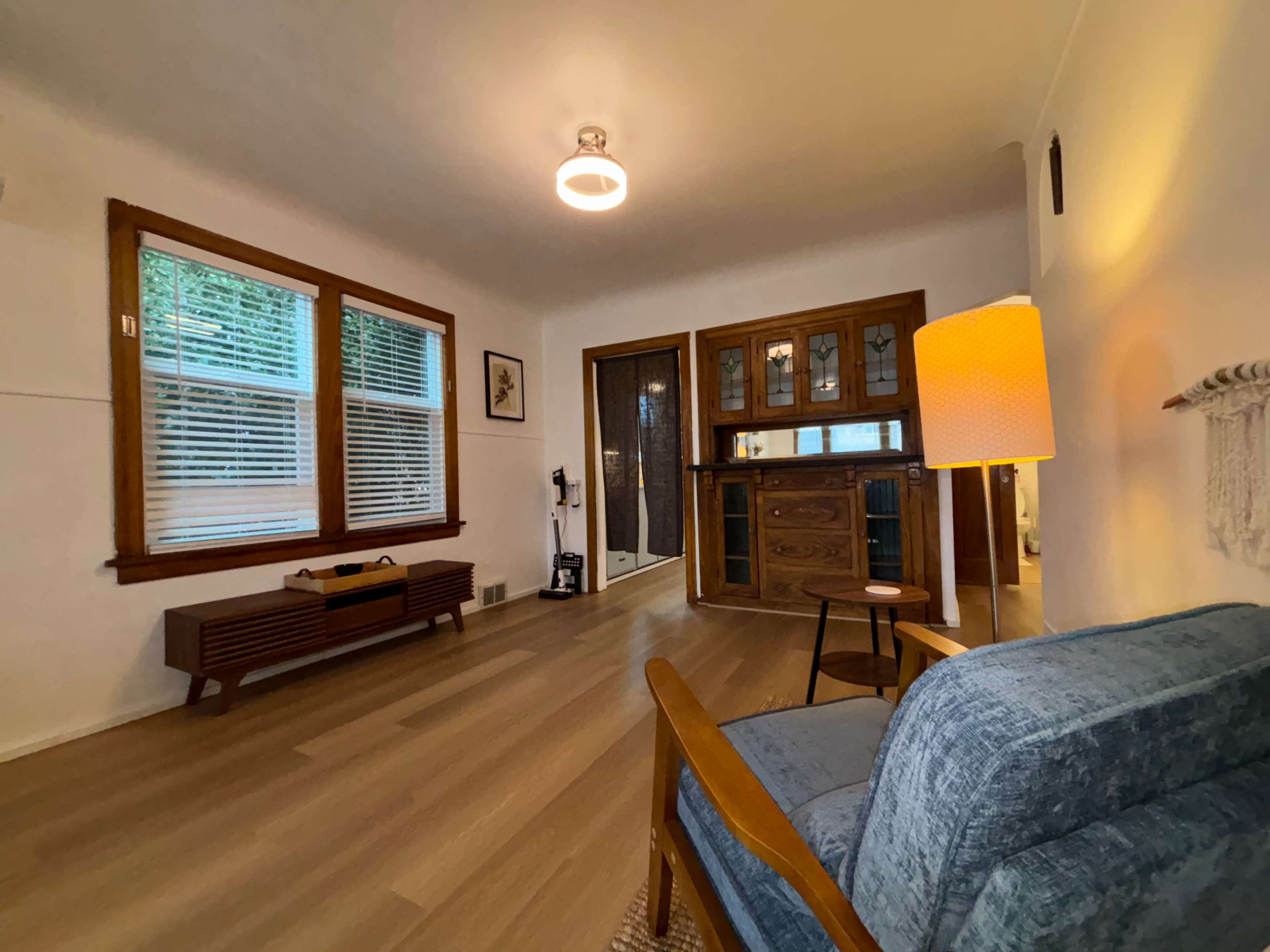 Bright & Central 2bd + office w large living room/kitchen Image in Bremerton, Bremerton, WA