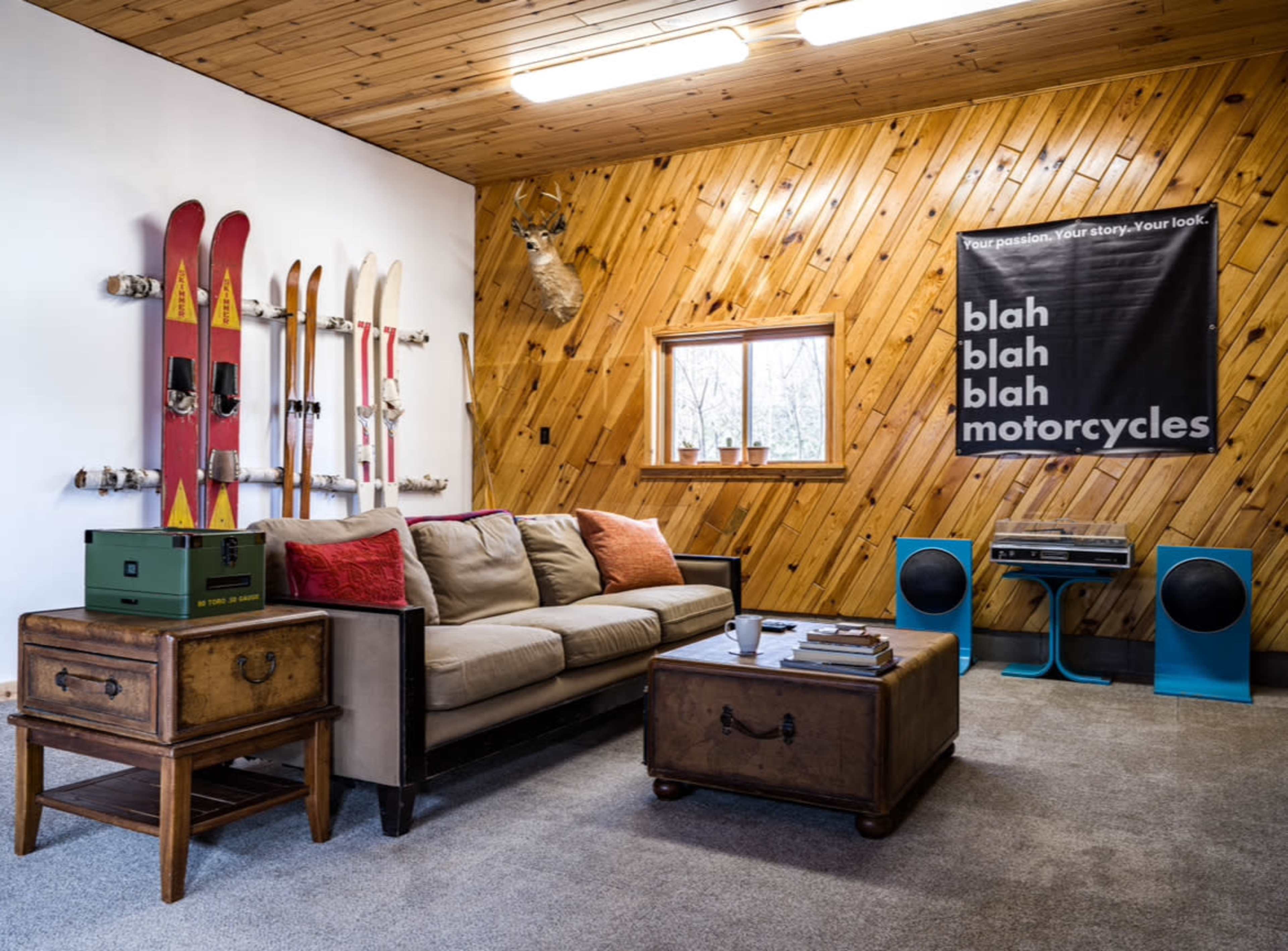 Cozy Ski Lodge Living Room with Fireplace and Snowy Mountain Views Stock  Illustration - Illustration of stylish, seasonal: 396982719, image size:3840x2836