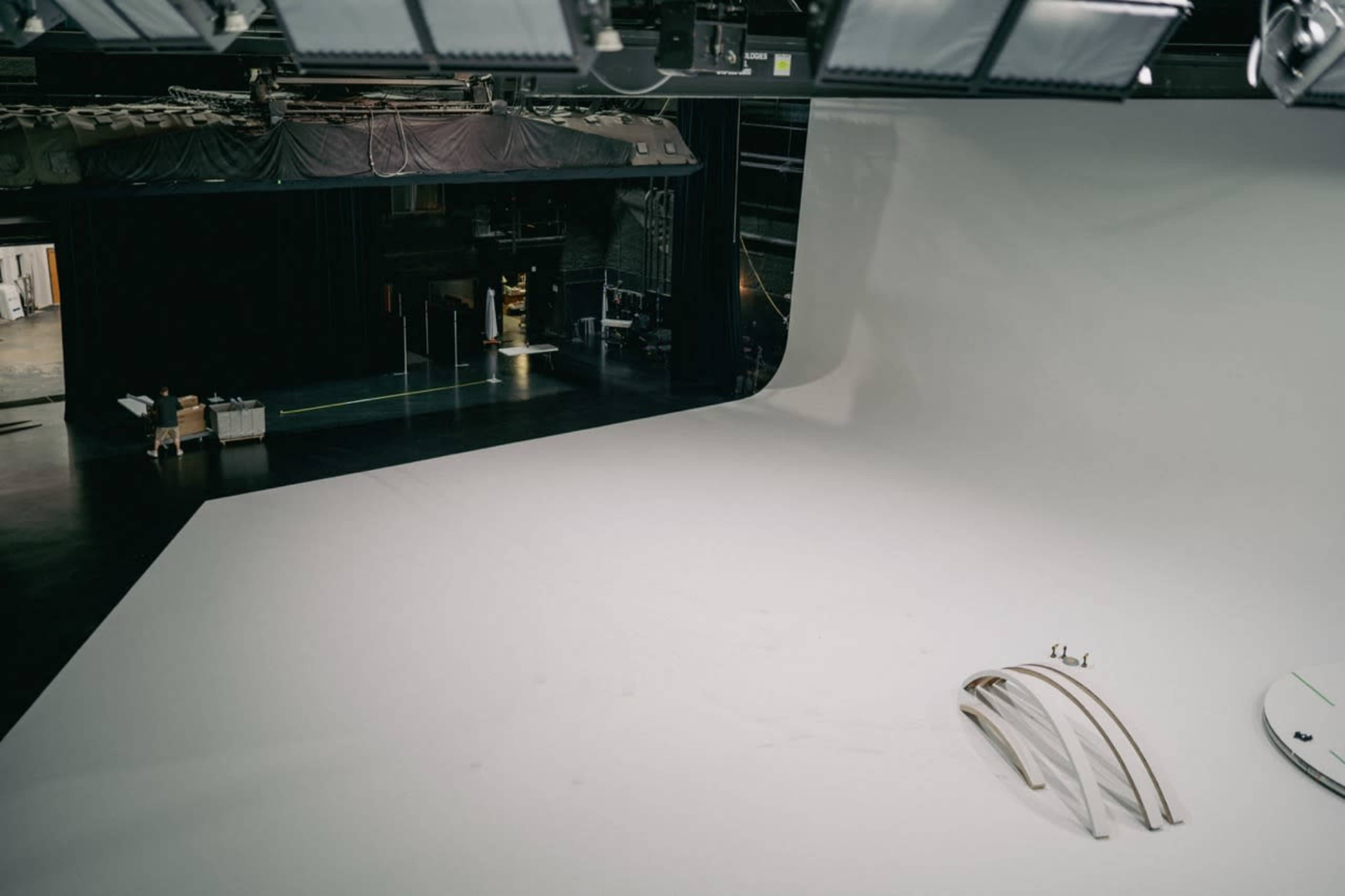 15,000 Sq Ft Professional Soundstage with 32' Cyc | Detroit Film & Production Studio Image in Farmington Hills, Farmington Hills, MI