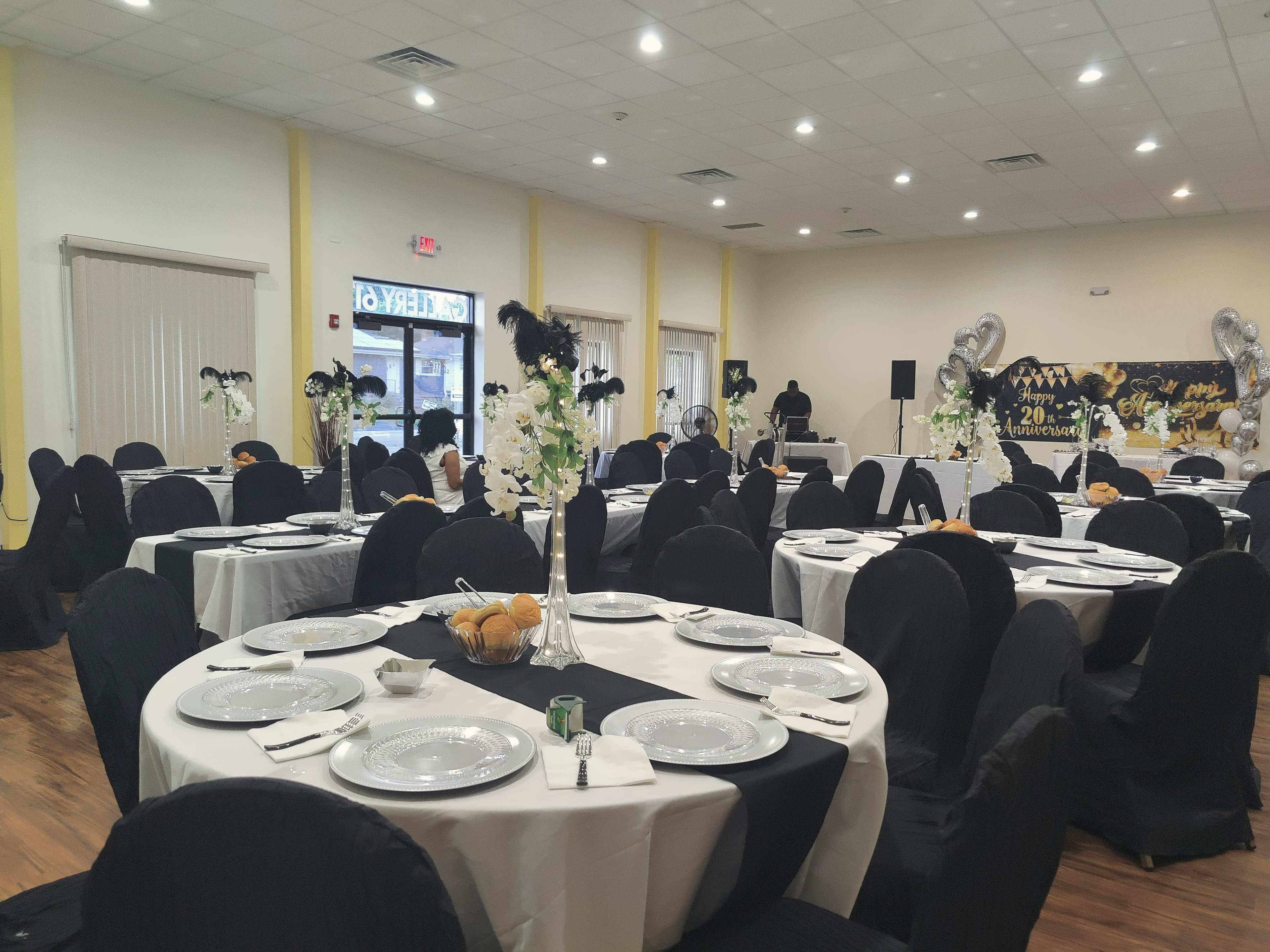 East Dundee Loft with Simplistic Luxe Charm Image in Dundee Township, East Dundee, IL