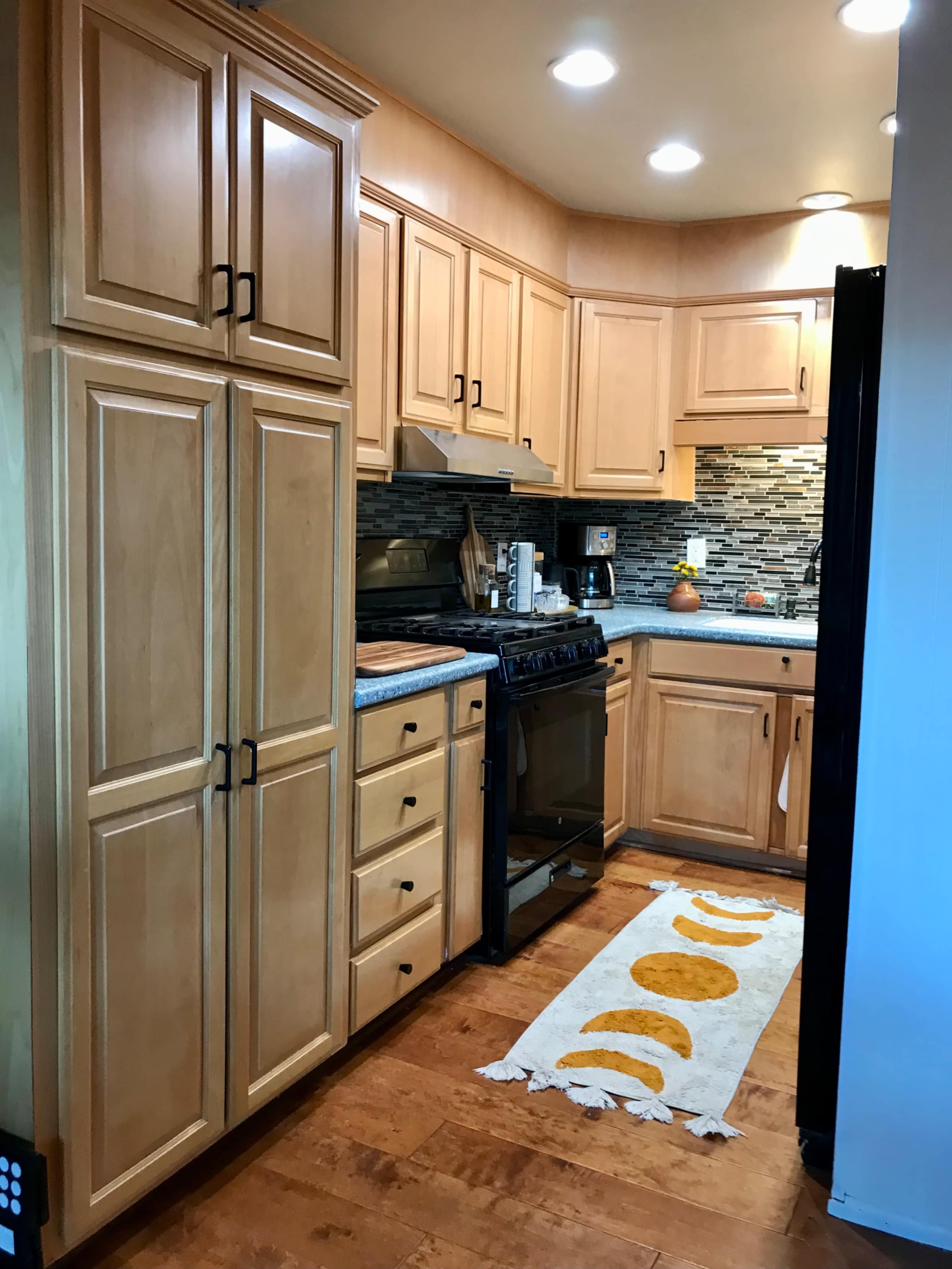 Stylized Modern Cabin w/ Hot Tub, Swing & Unique Spaces – Ideal for Content, Photo, Film & Brand Shoots Image in Crestline, Crestline, CA