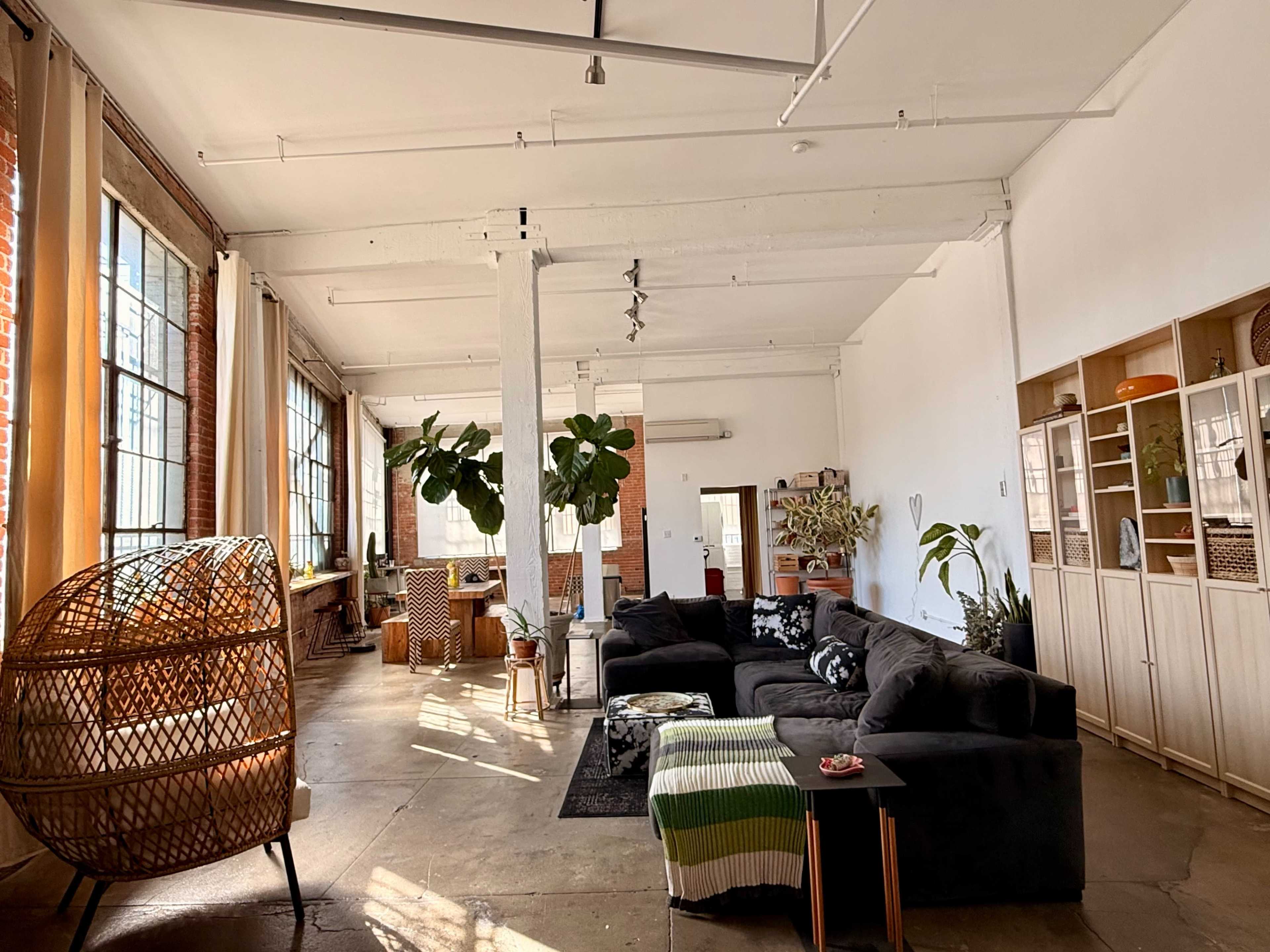 Arts/Warehouse District Loft Oasis - Photo & Film Studio Image in Central LA, Los Angeles, CA