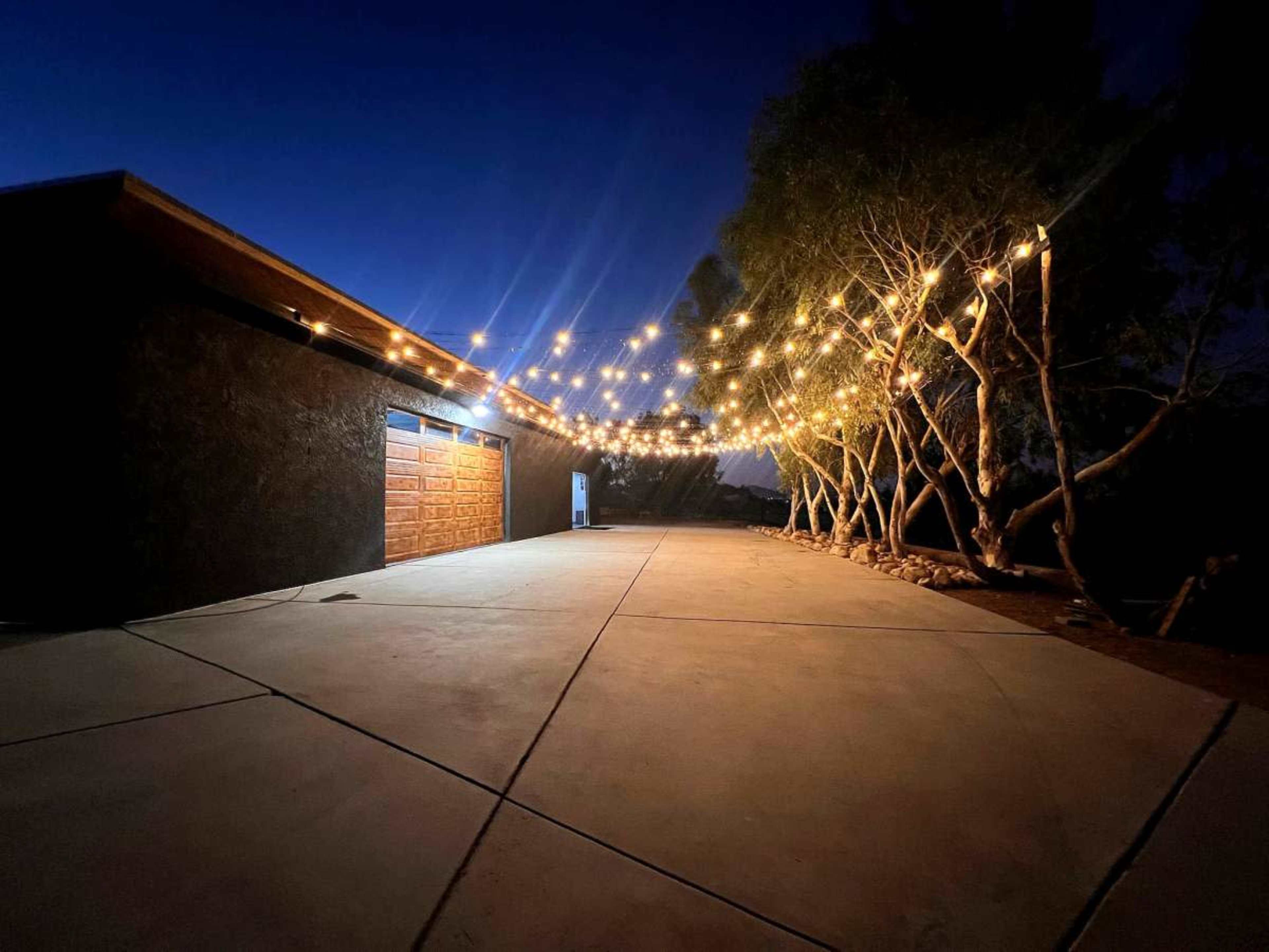 Club Style Garage with City View Image in Hesperia, Hesperia, CA