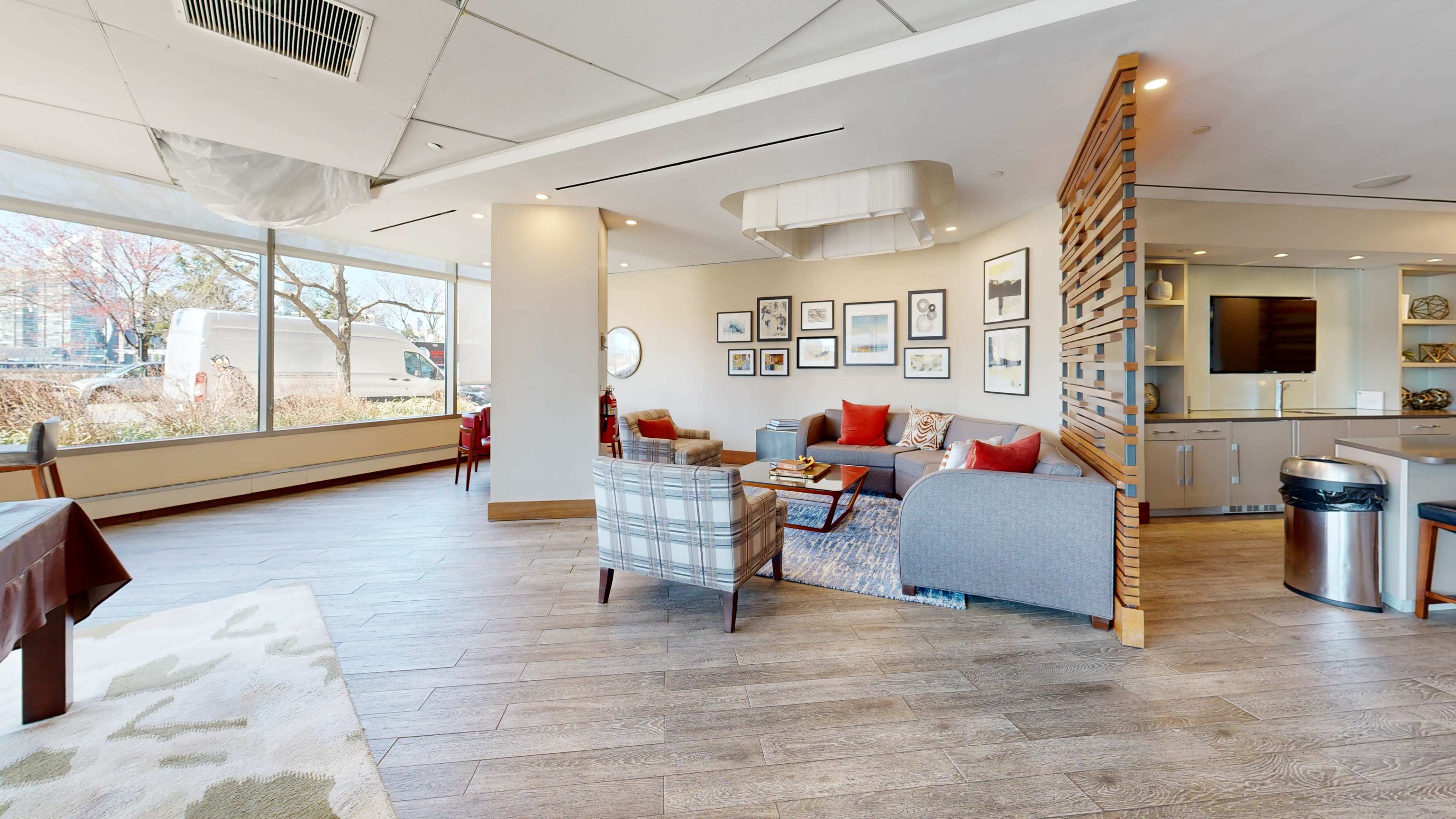 Cozy Lounge Image in Hunters Point, Long Island City, NY