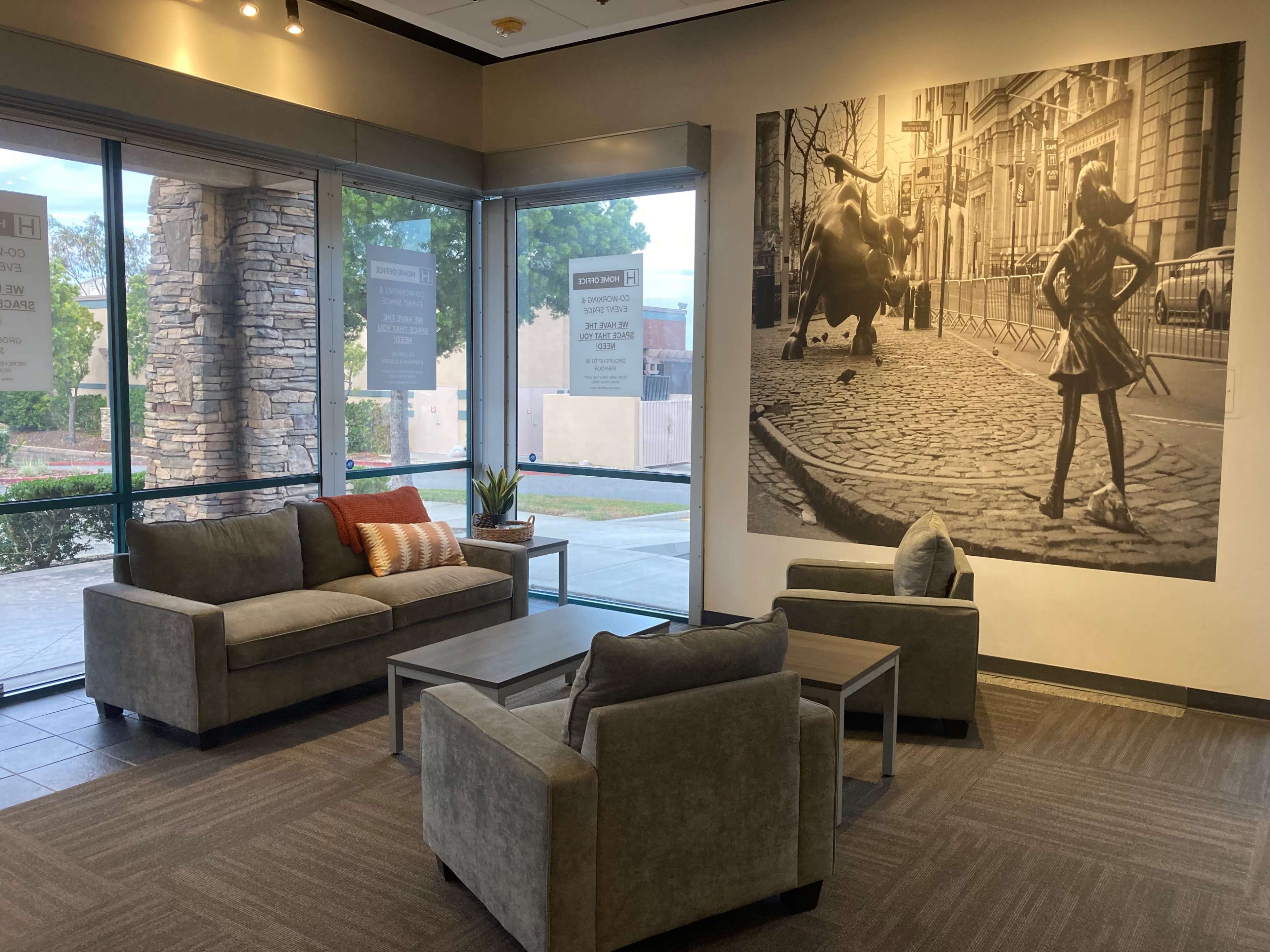 Bright + Modern Long Beach Venue for Meetings, Classes, Offsites & Celebrations Image in Signal Hill, Signal Hill, CA