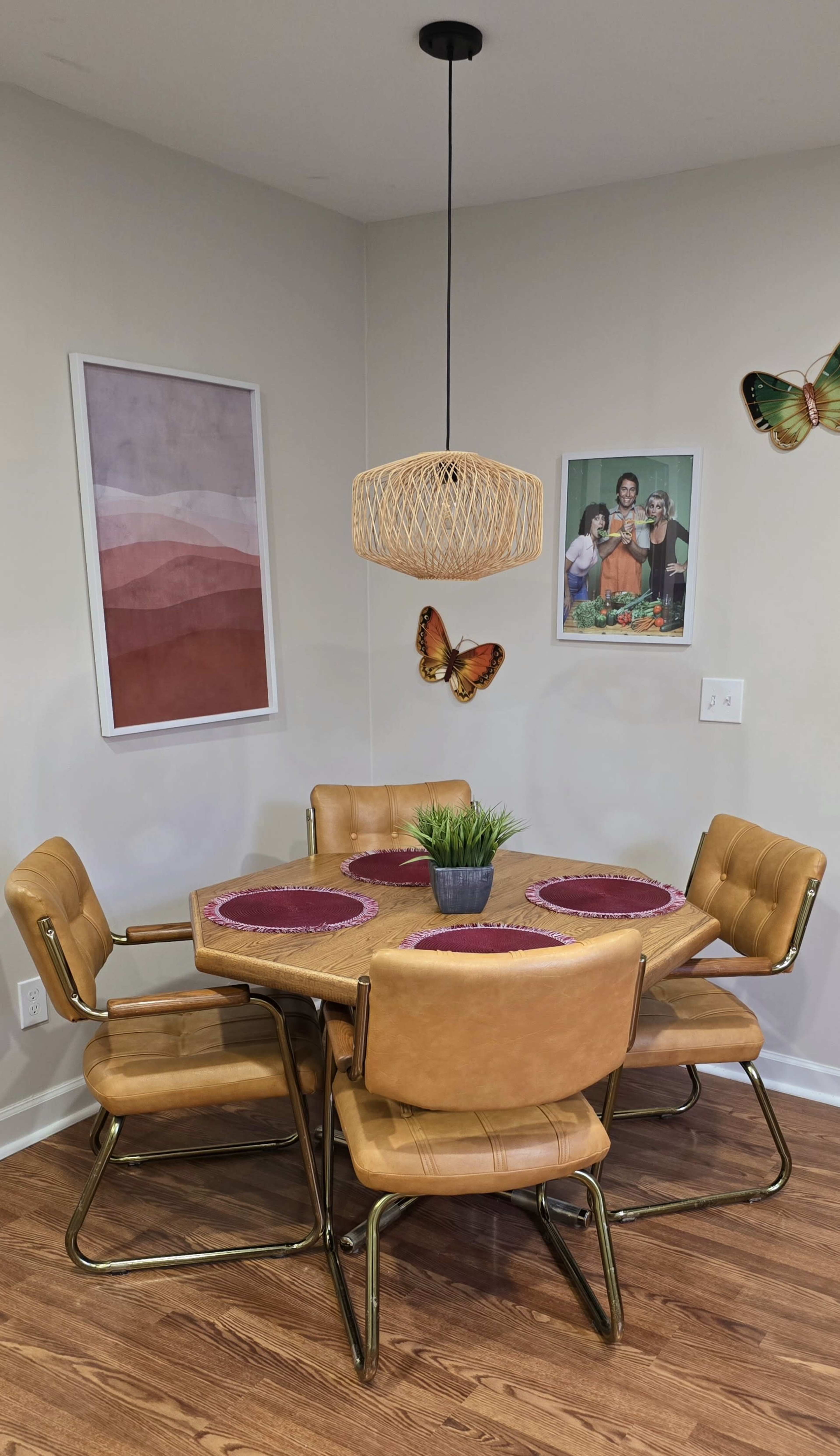 Retro Historic Apartment on Main Image in Pleasant View, Pleasant View, TN