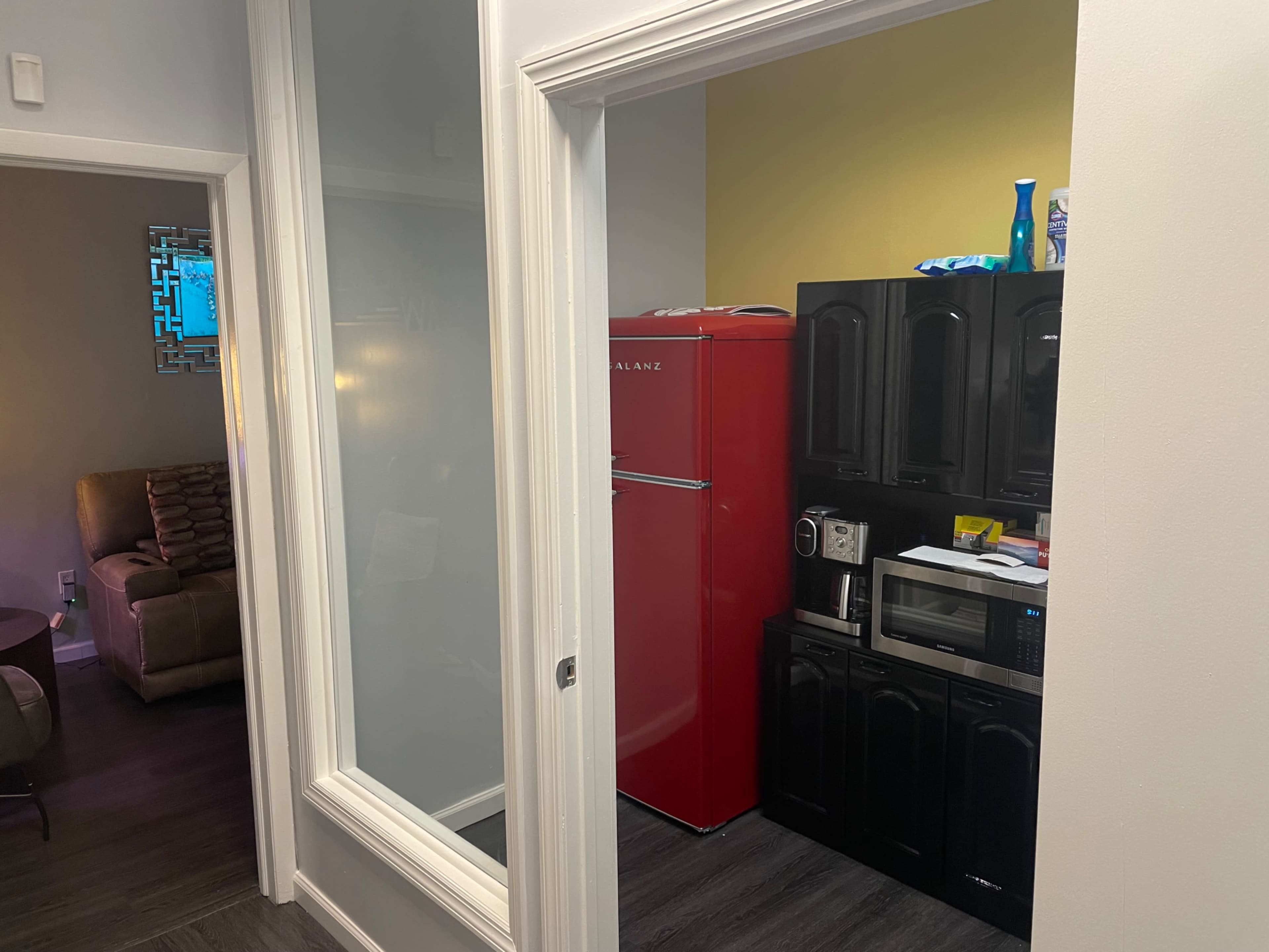 Astoria, Queens Conference Room | Private Meeting Space for Clients & Teams Image in Astoria, Astoria, NY