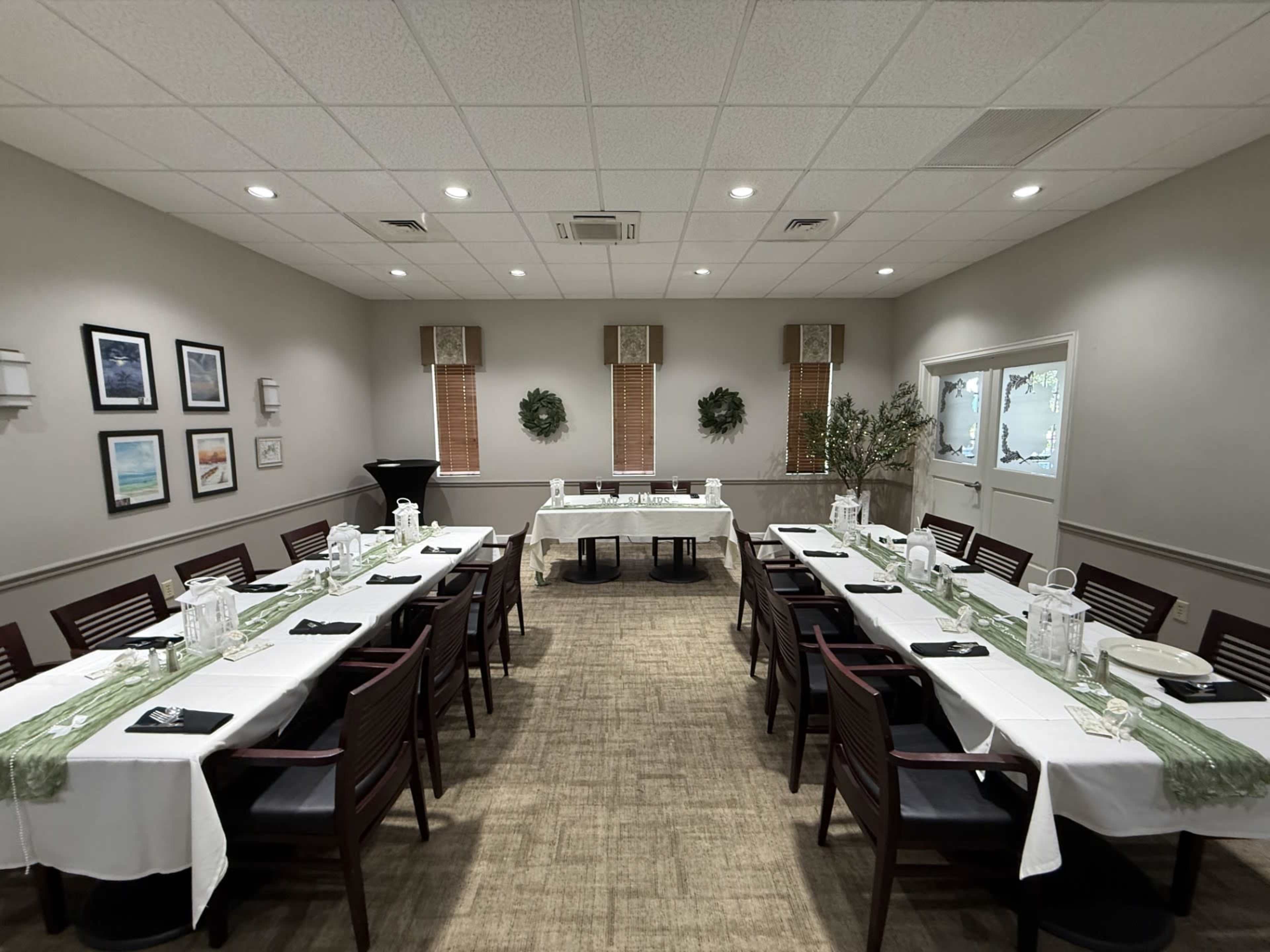 Private Room in Golf Club Banquet Hall Image in Leesburg, LEESBURG, FL