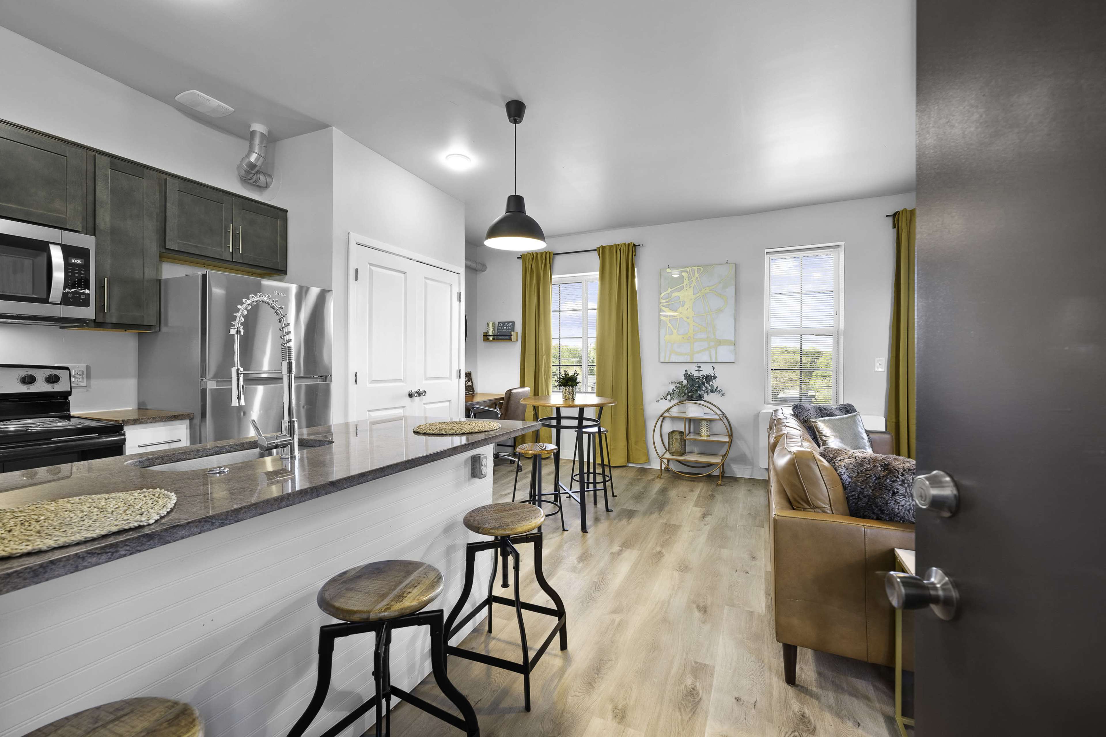 Downtown Apartment Loft with great natural lighting Image in Henry Ford, Detroit, MI