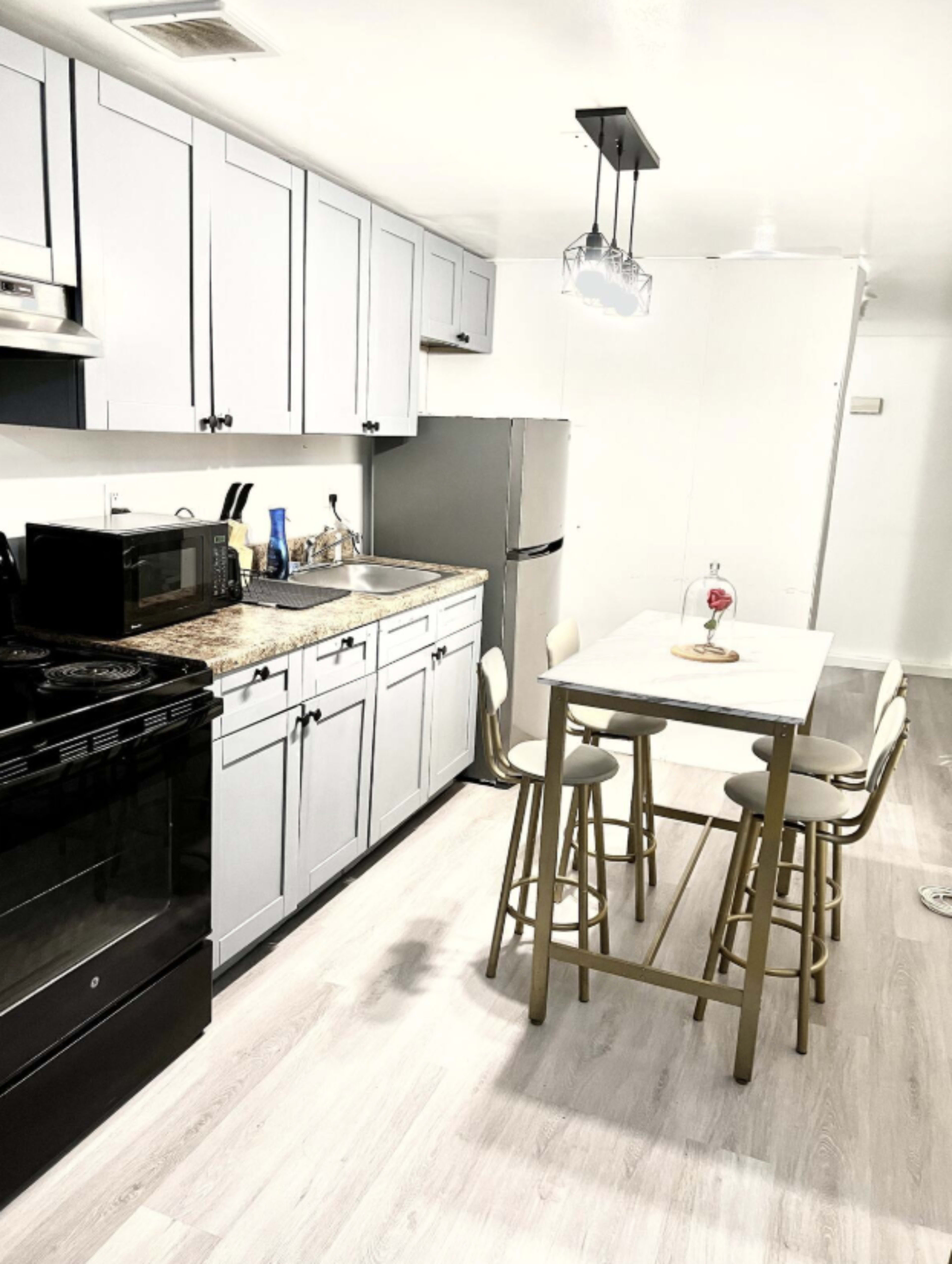 Modern 3-Bedroom Apartment with Private Entrance – Perfect for Meetings, Productions & Small Events Image in West Bronx, bronx, NY