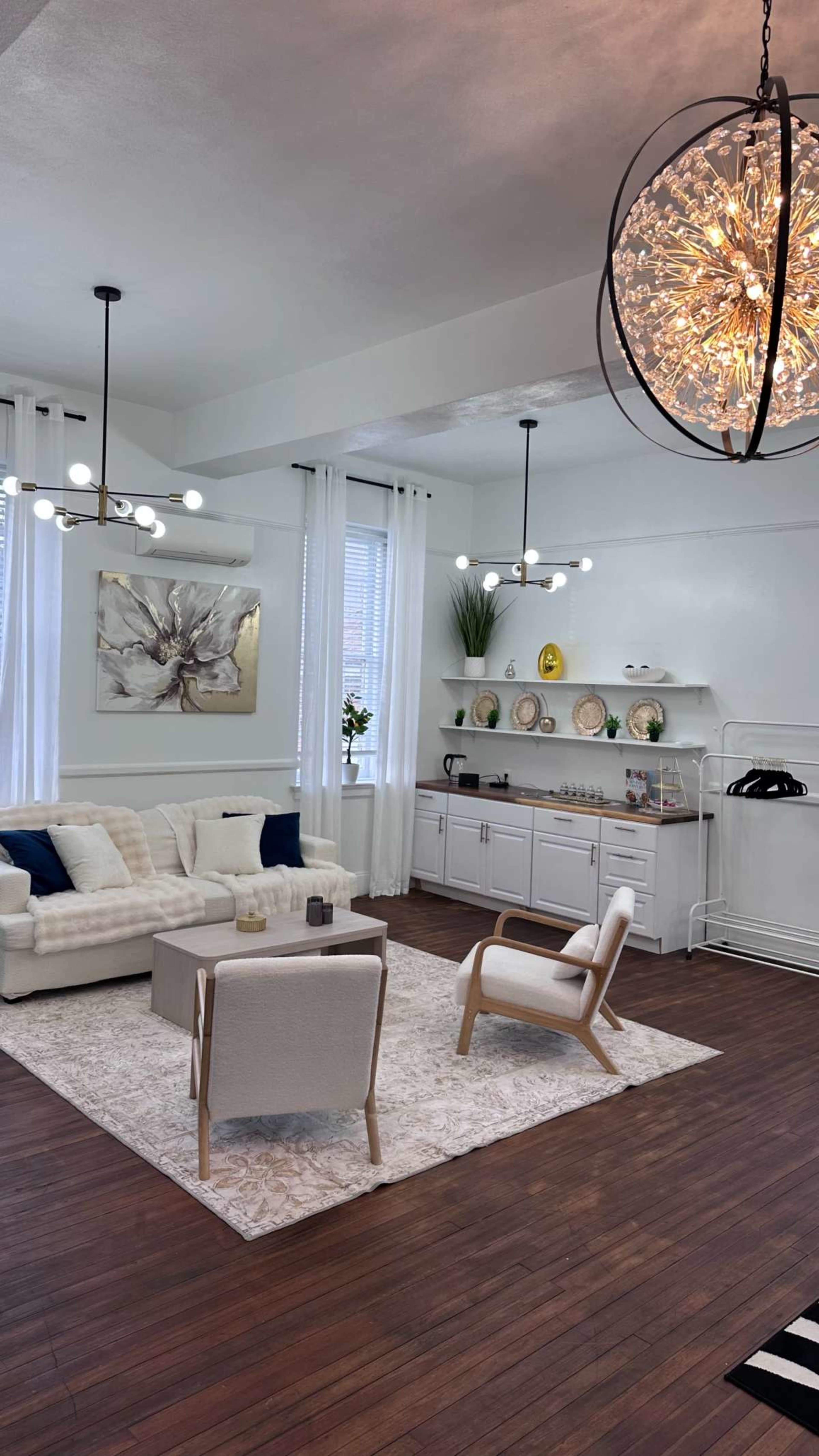 Luxury creative studio space in a hidden vintage place Image in Downtown, NEWPORT NEWS, VA