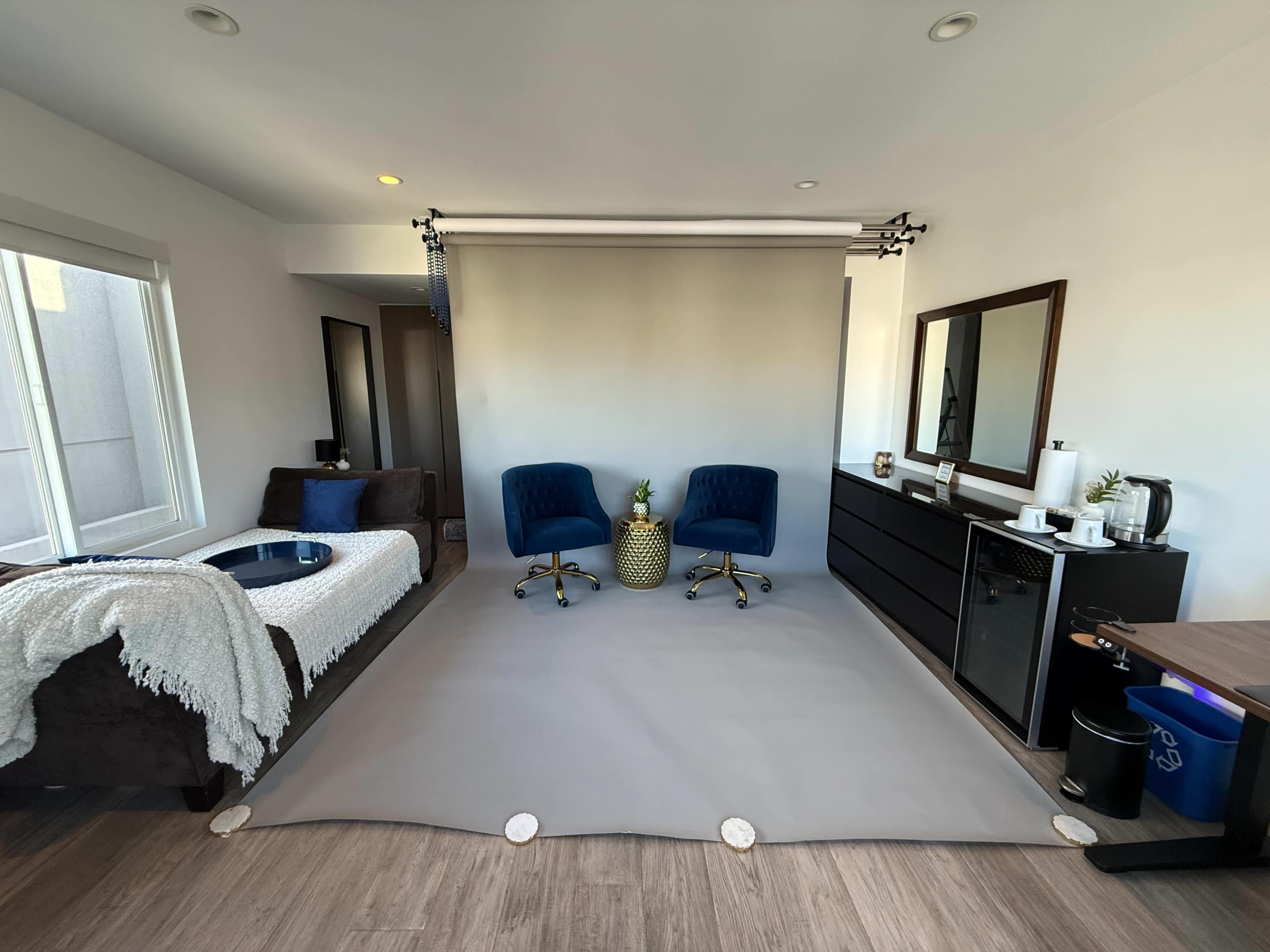 Marina Photo Studio w/ 3 Backdrops + Private Patio w/ OCEAN VIEW + Private Bathroom + Parking Spot & More Image in Venice, Marina Del Rey, CA