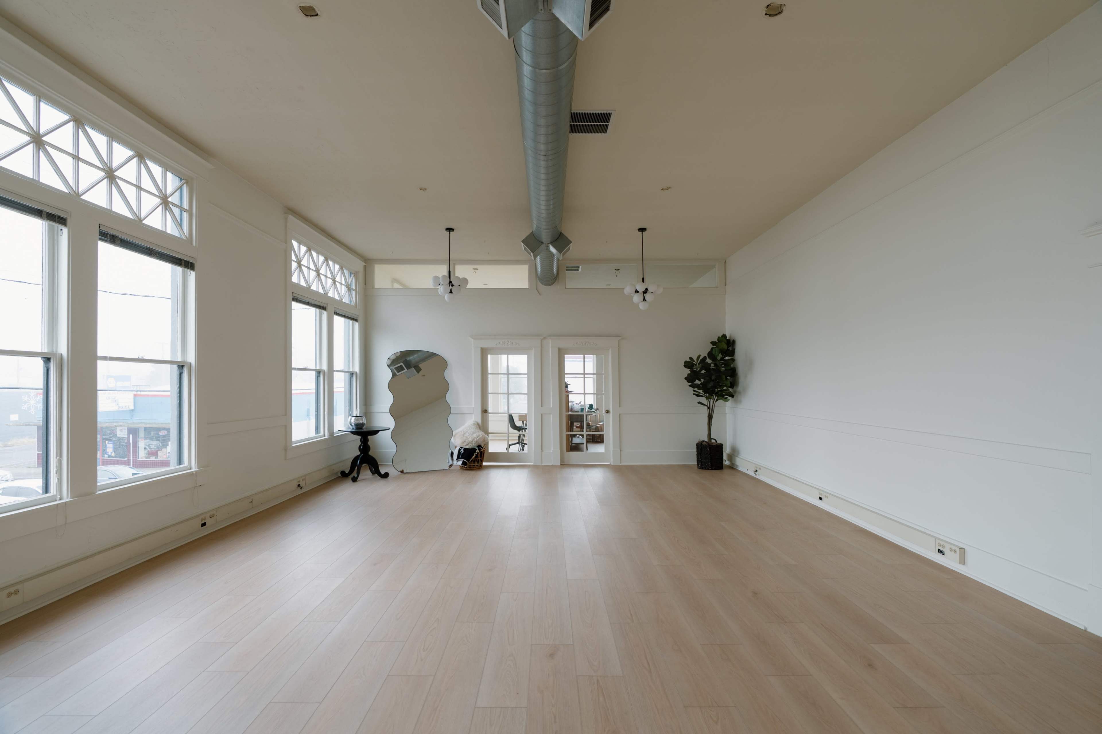 Downtown, light, bright & clean aesthetic space. Image in Puyallup, Puyallup, WA