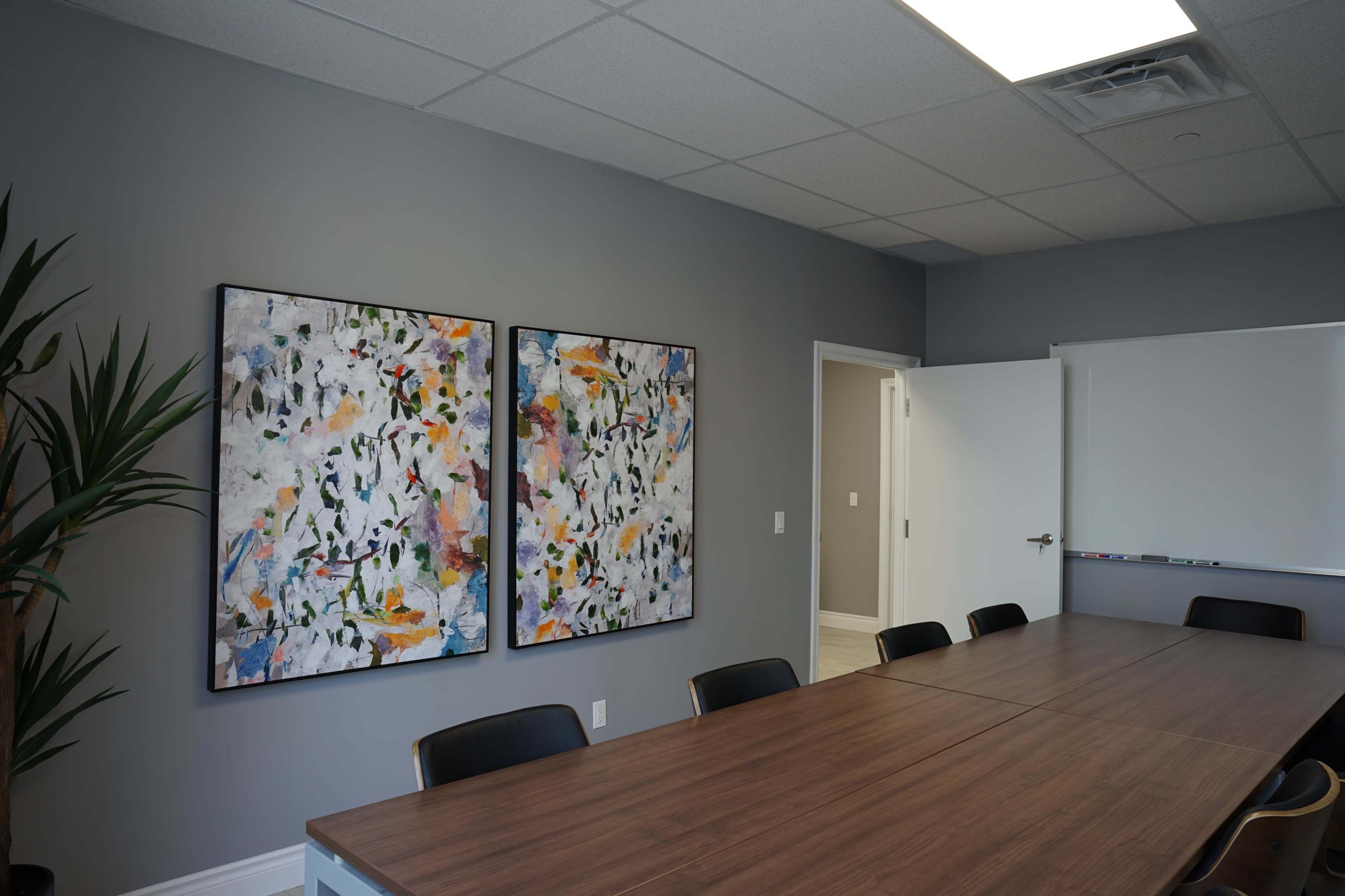 Professional conference room for groups, meetings, workshops located ideally in Midtown near public transportation Image in Davisville Village, Toronto, ON