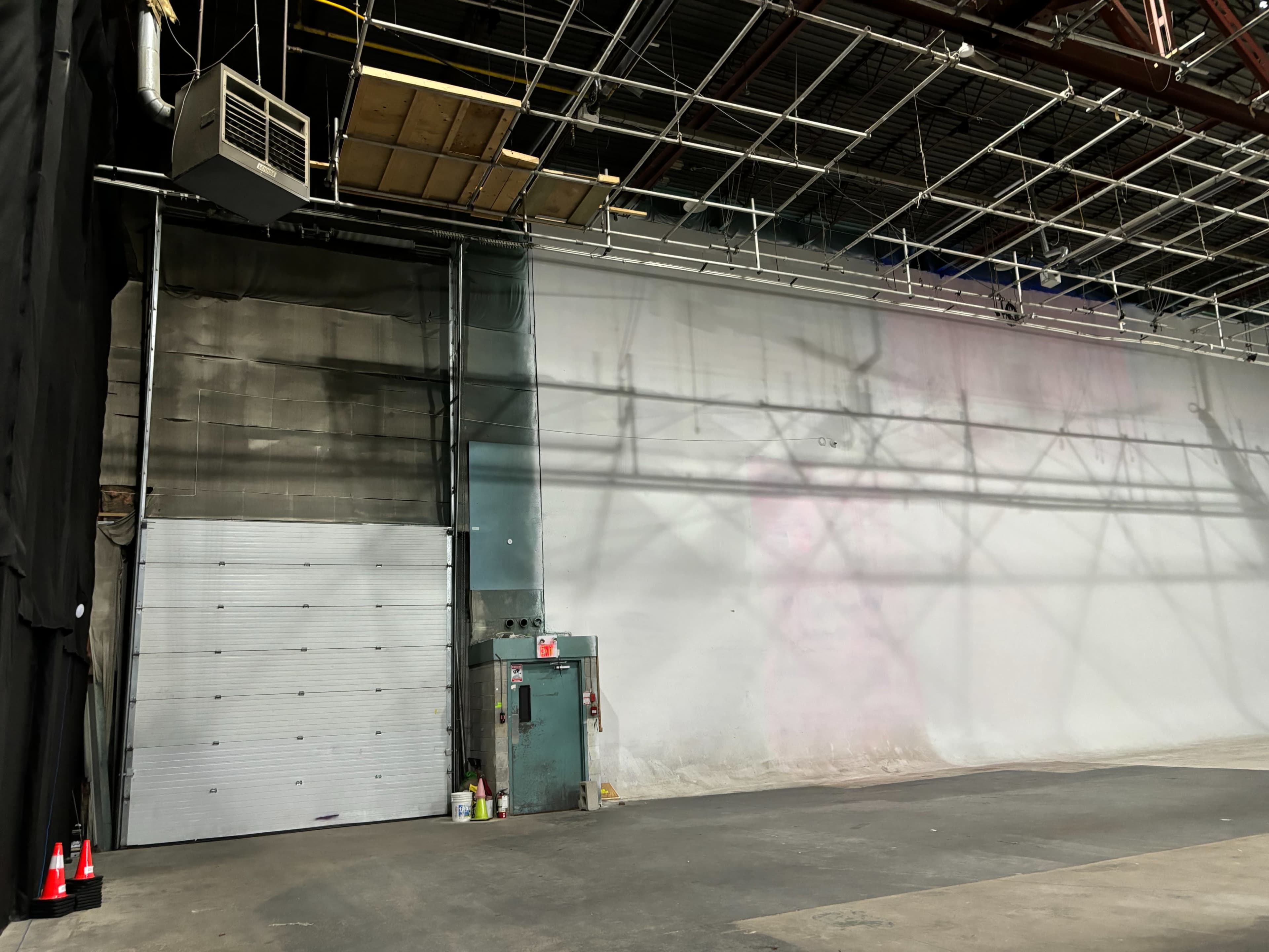 12,000 sq ft clear span studio space in Toronto Image in Clairlea, Toronto, ON