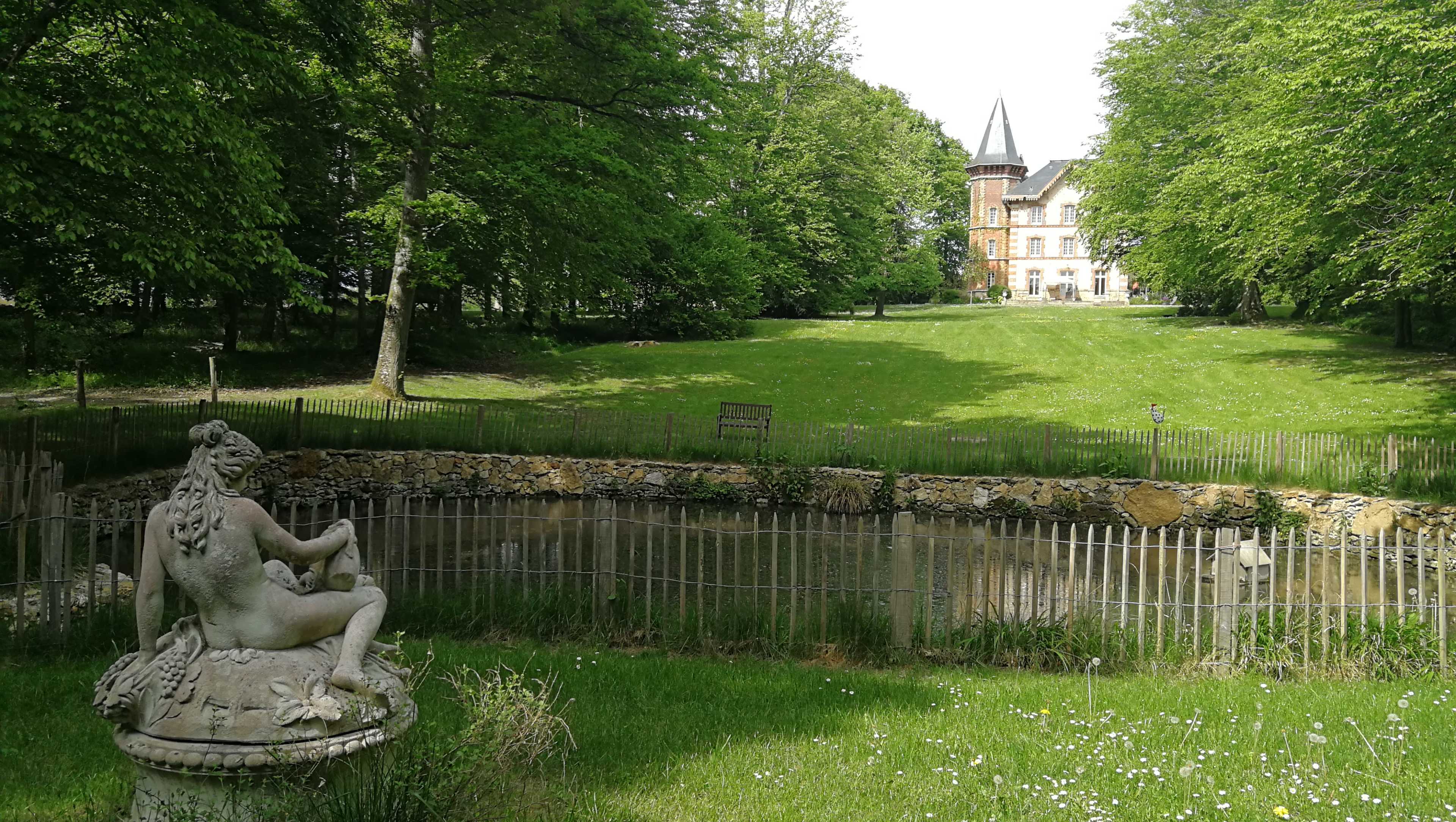Le Manoir de la tour, dans 5 hectares de parc et de forêt Image dans , BEAUTHEIL SAINTS, 
