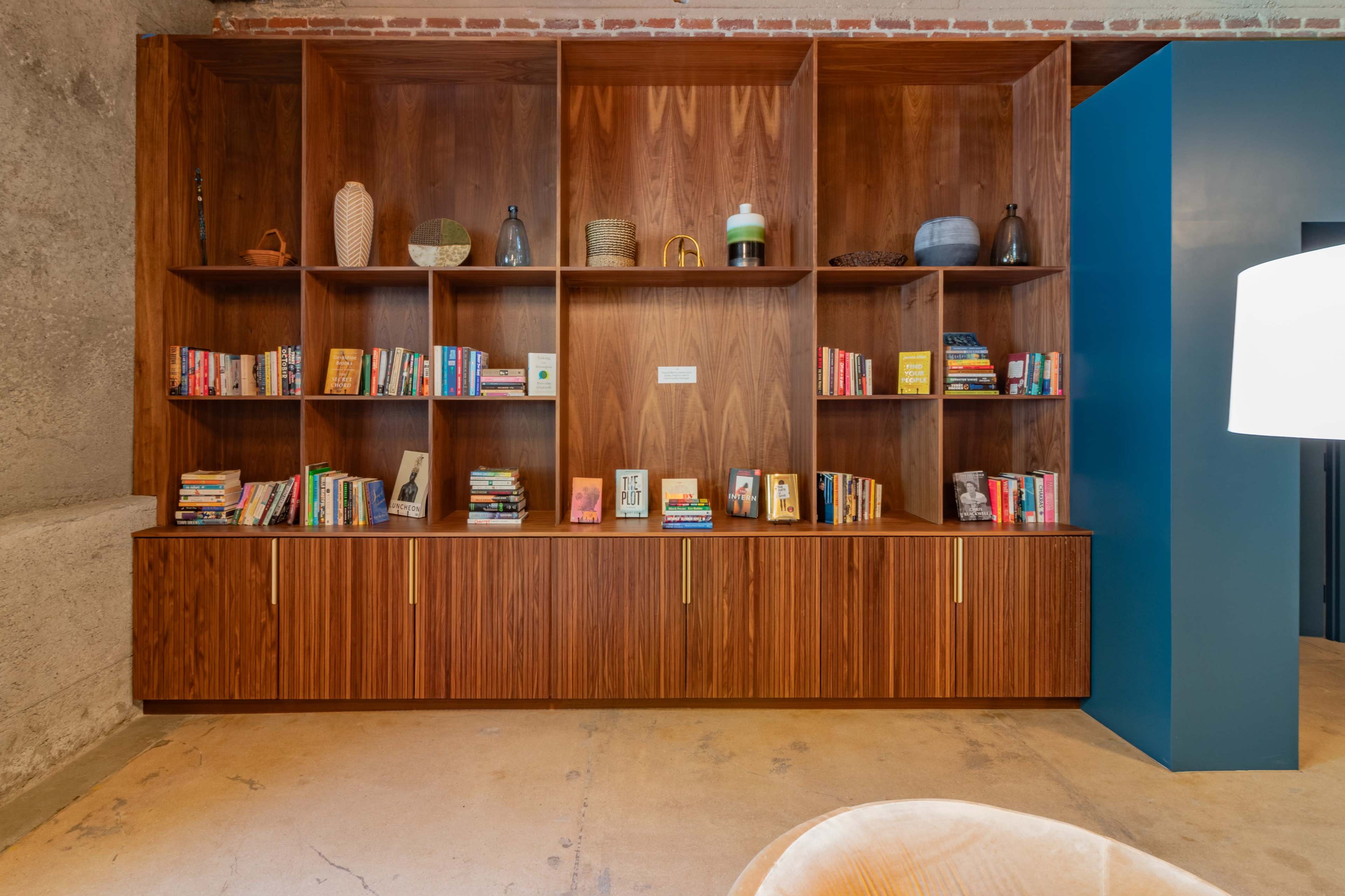 Spacious Library  in Prime Location Image in Echo Park, Los Angeles, CA