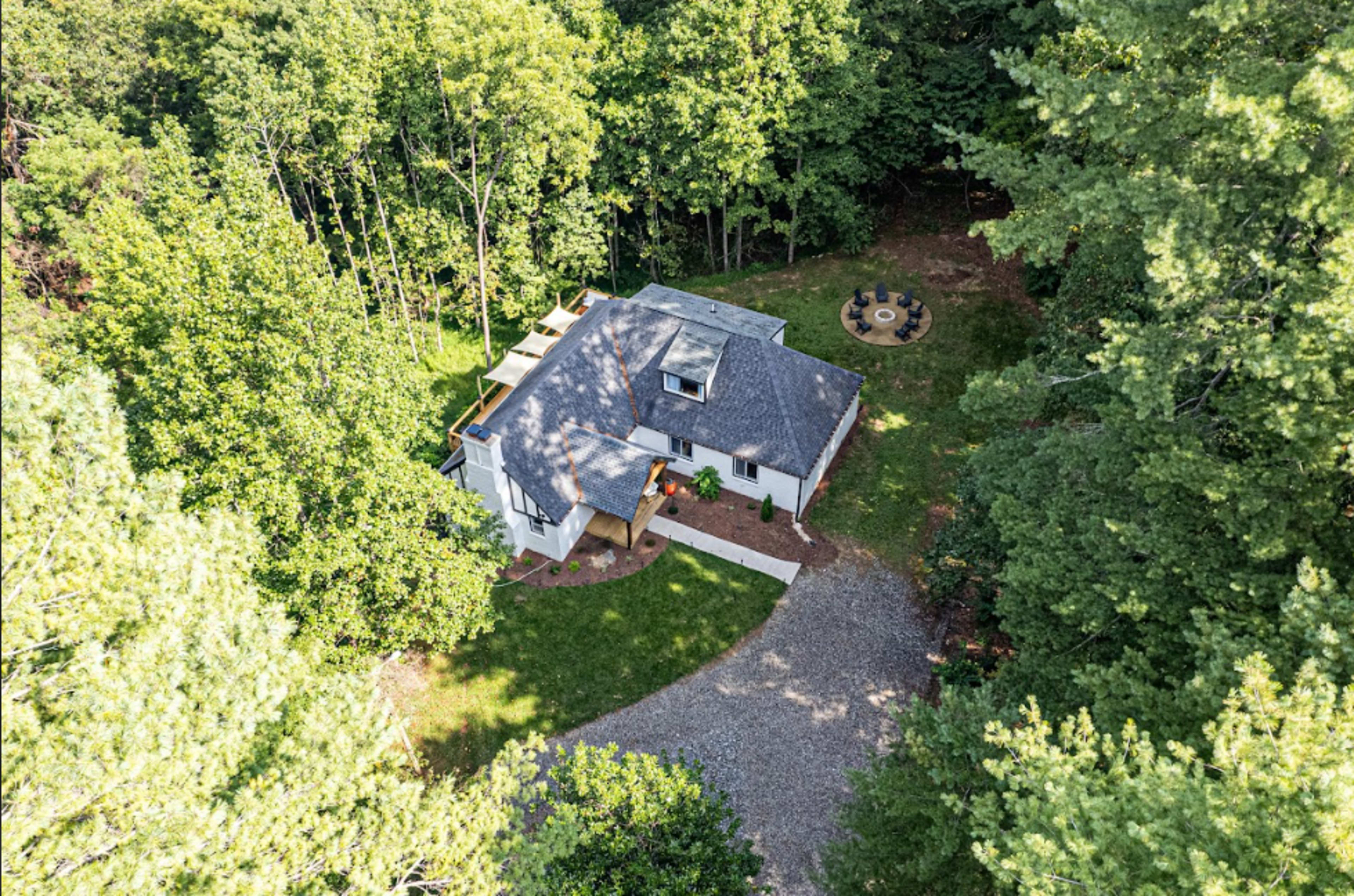 Upscale Oasis: Private Luxury Woodland Retreat Image in , Asheville, NC