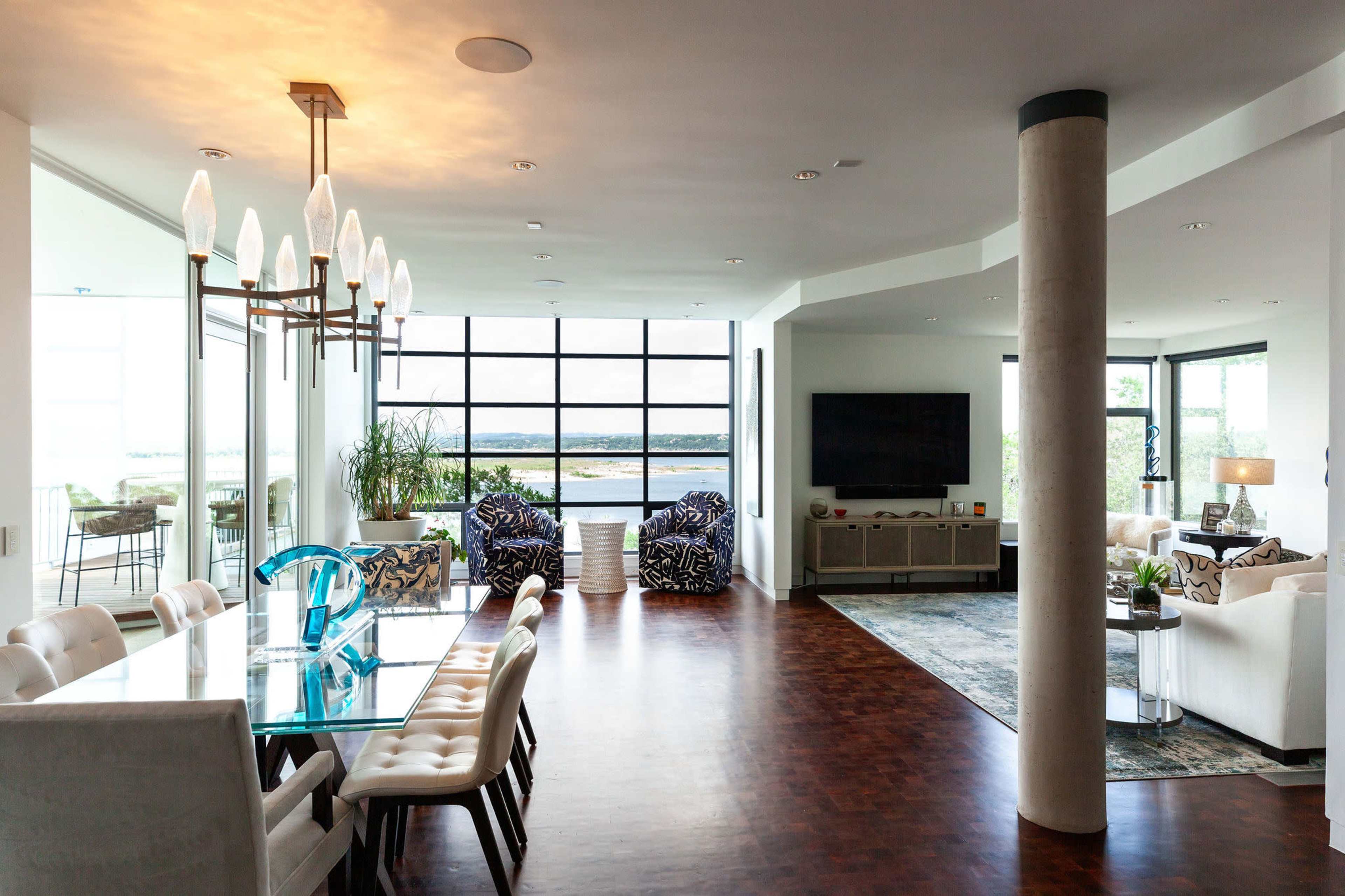 Ultra Modern Glass and Concrete Lake House Masterpiece Image in Hudson Bend, Austin, TX