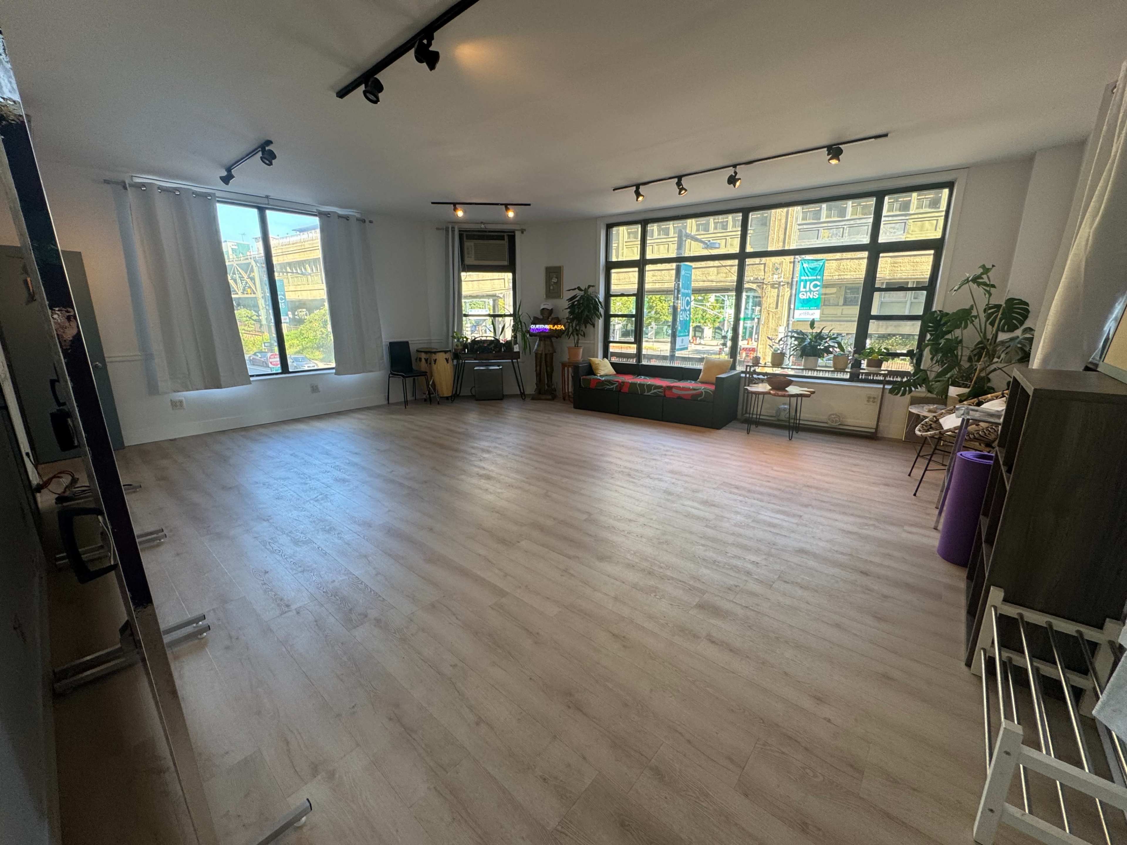 Loft in the heart of Long Island City Image in Long Island City, Long Island City, NY