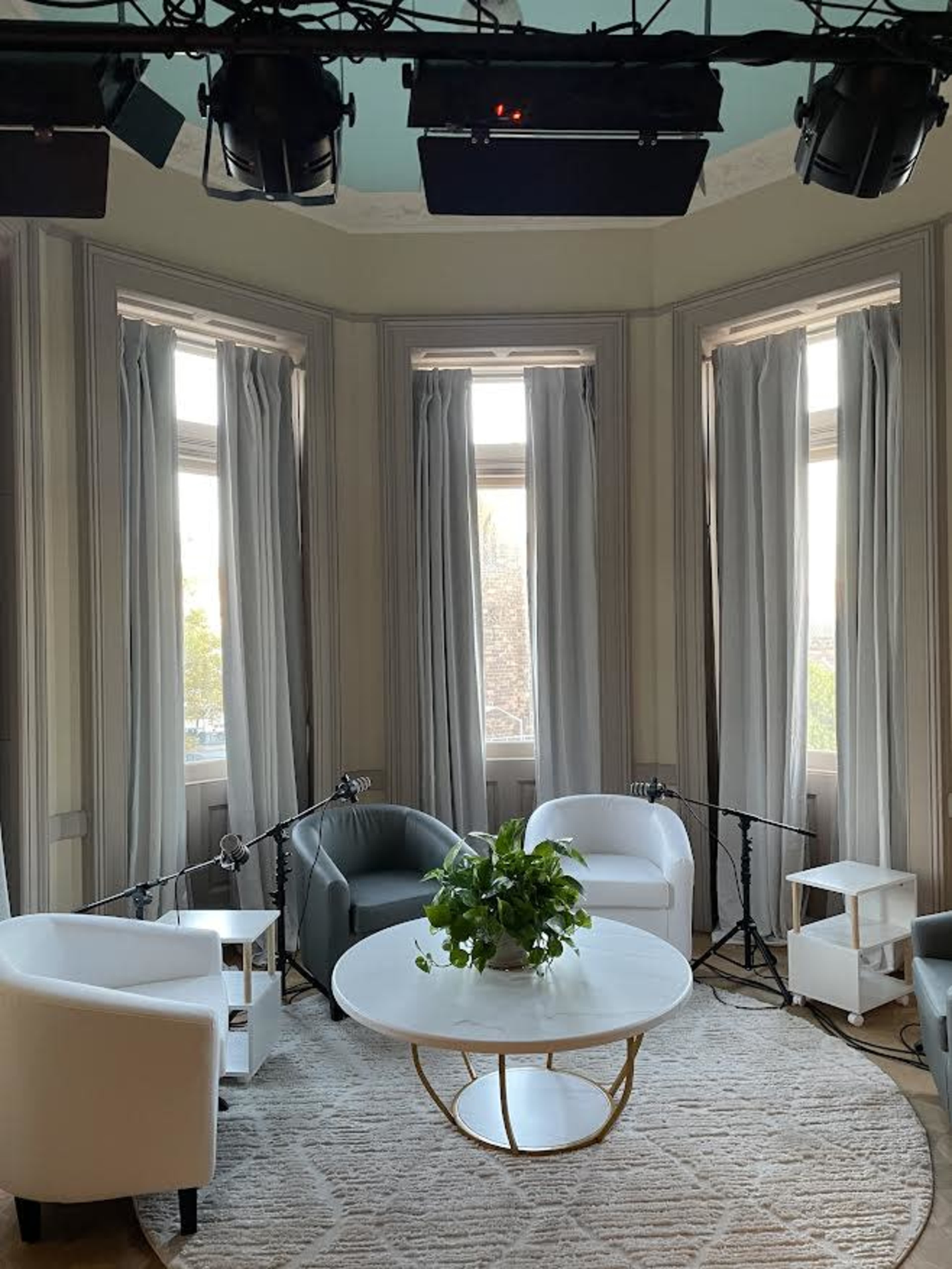 "Art, Culture, and Conversation in the Historic Krueger Mansion's Intimate Studio" Image in Springfield/Belmont, newark, NJ