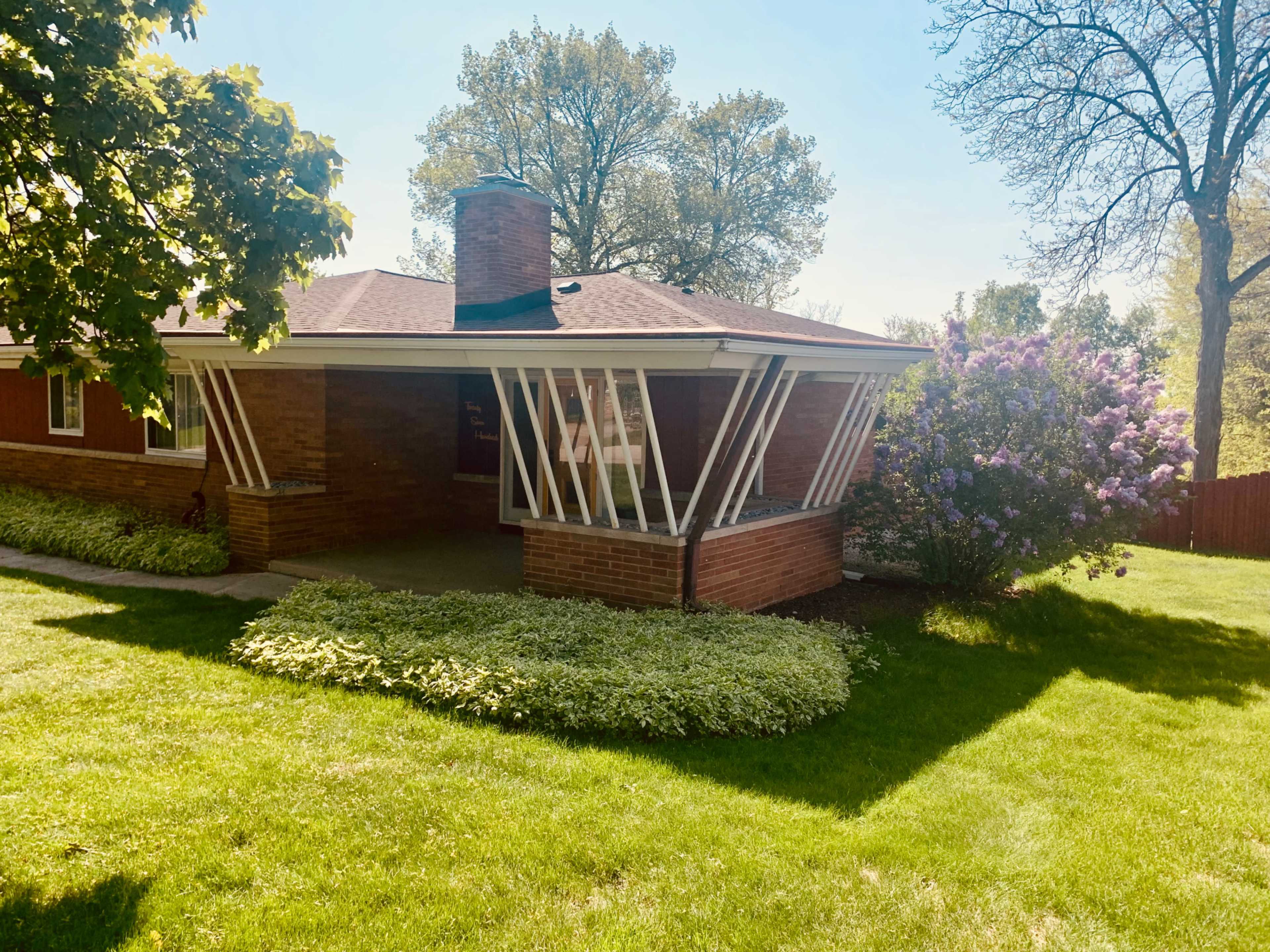Mid-Century Modern Marvel Image in Allouez, Green Bay, WI