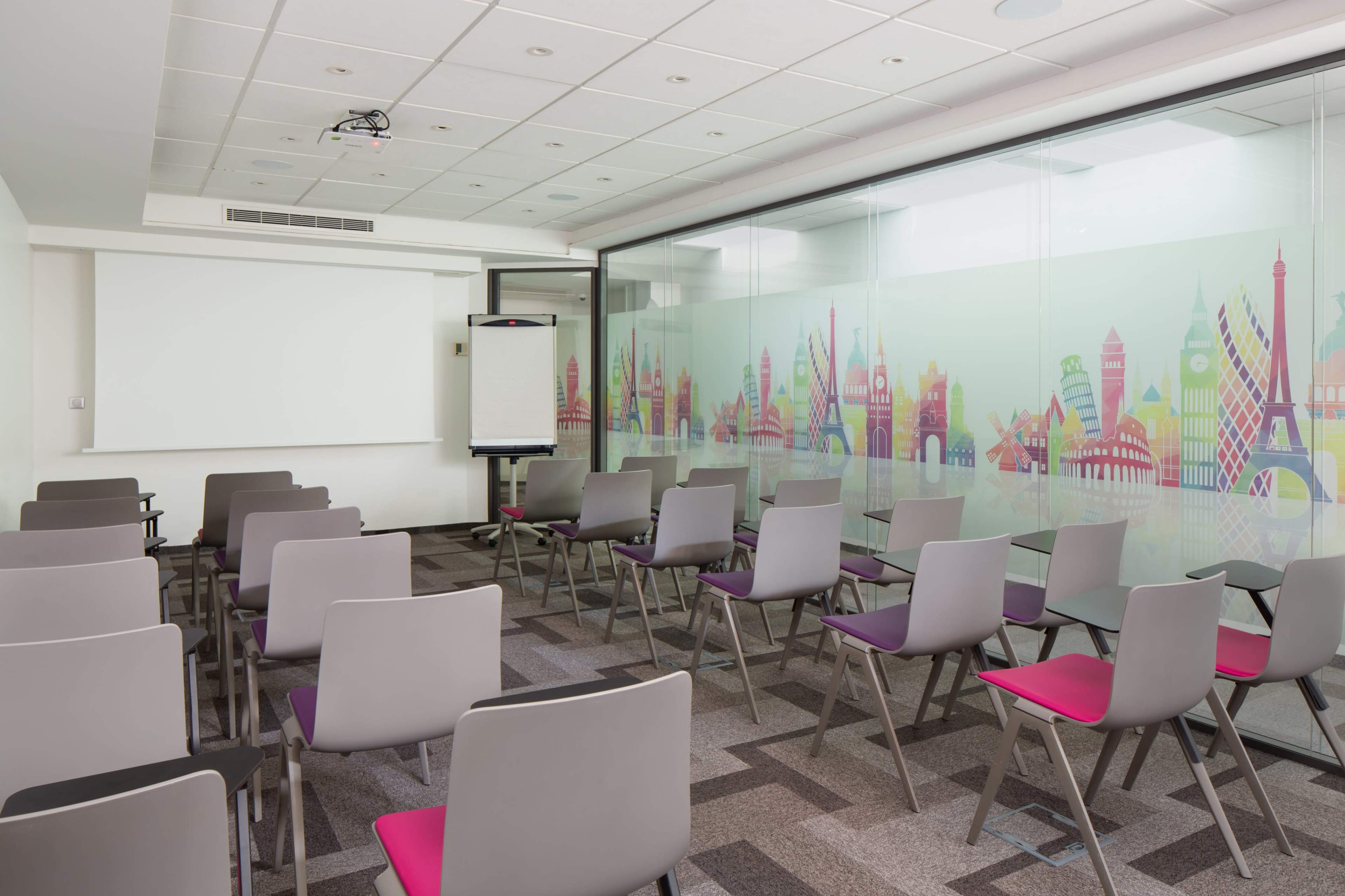 Salle HOPPER Image in St Vincent de Paul, Paris, 