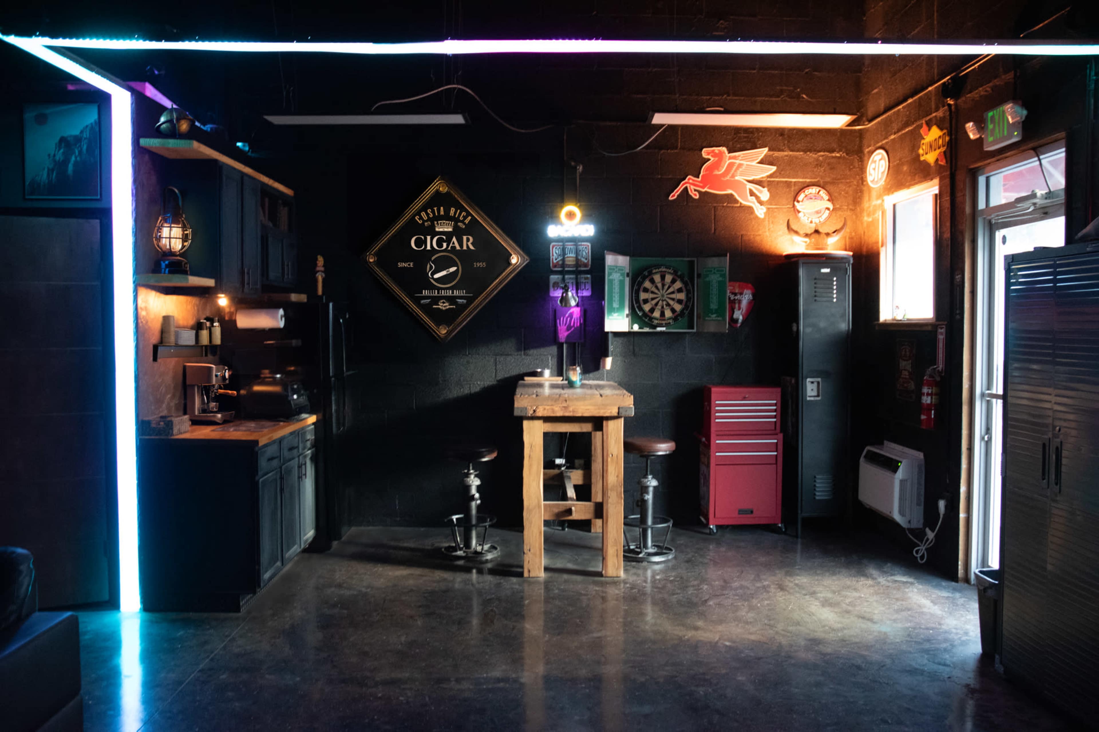 Kendall Warehouse Studio for Photography, Live Music, Group Meetings, Man Cave Vibe Image in West End, MIAMI, FL