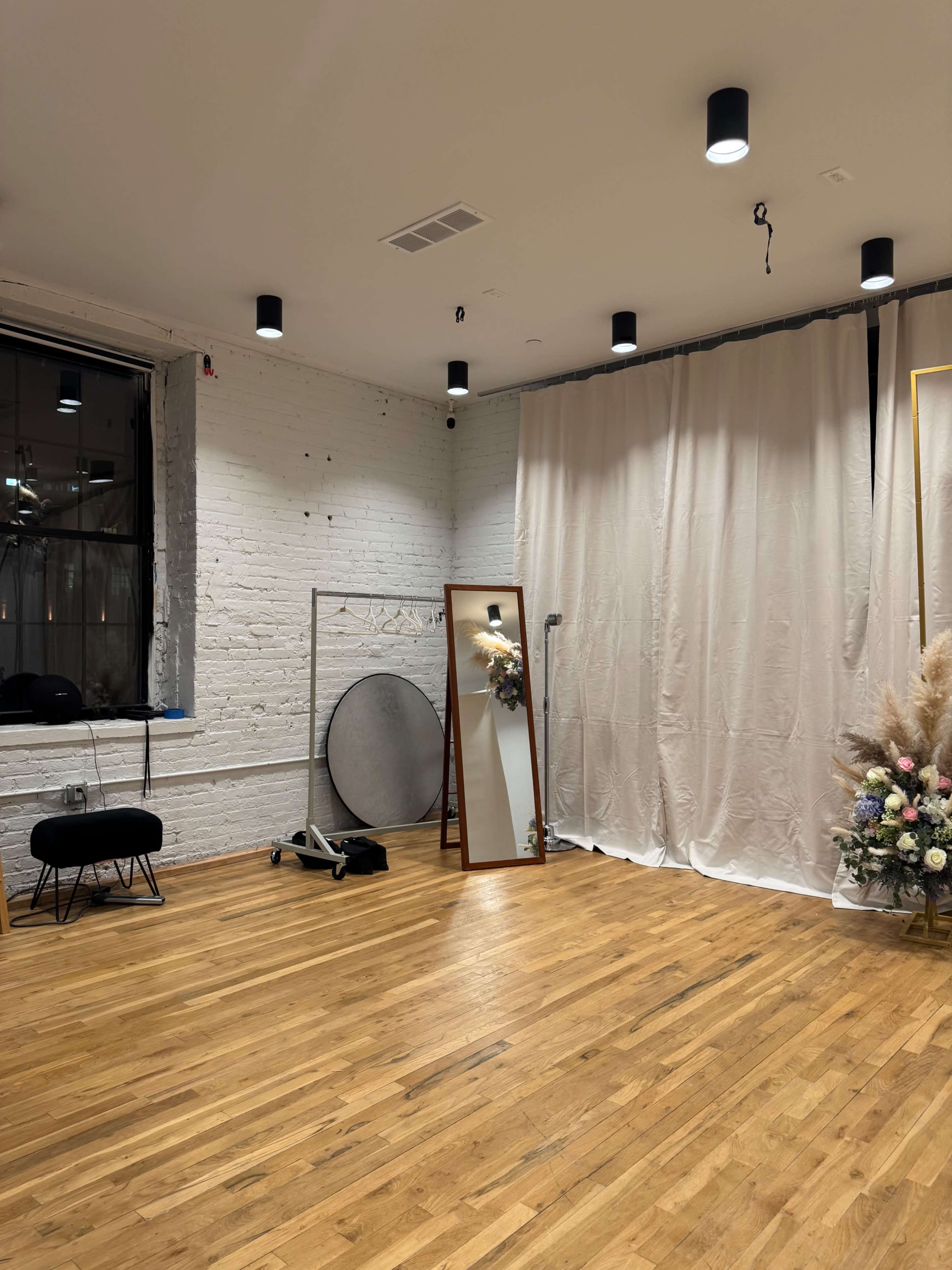 24/7 All in one light filled studio with props Image in Sunset Park, Brooklyn, NY