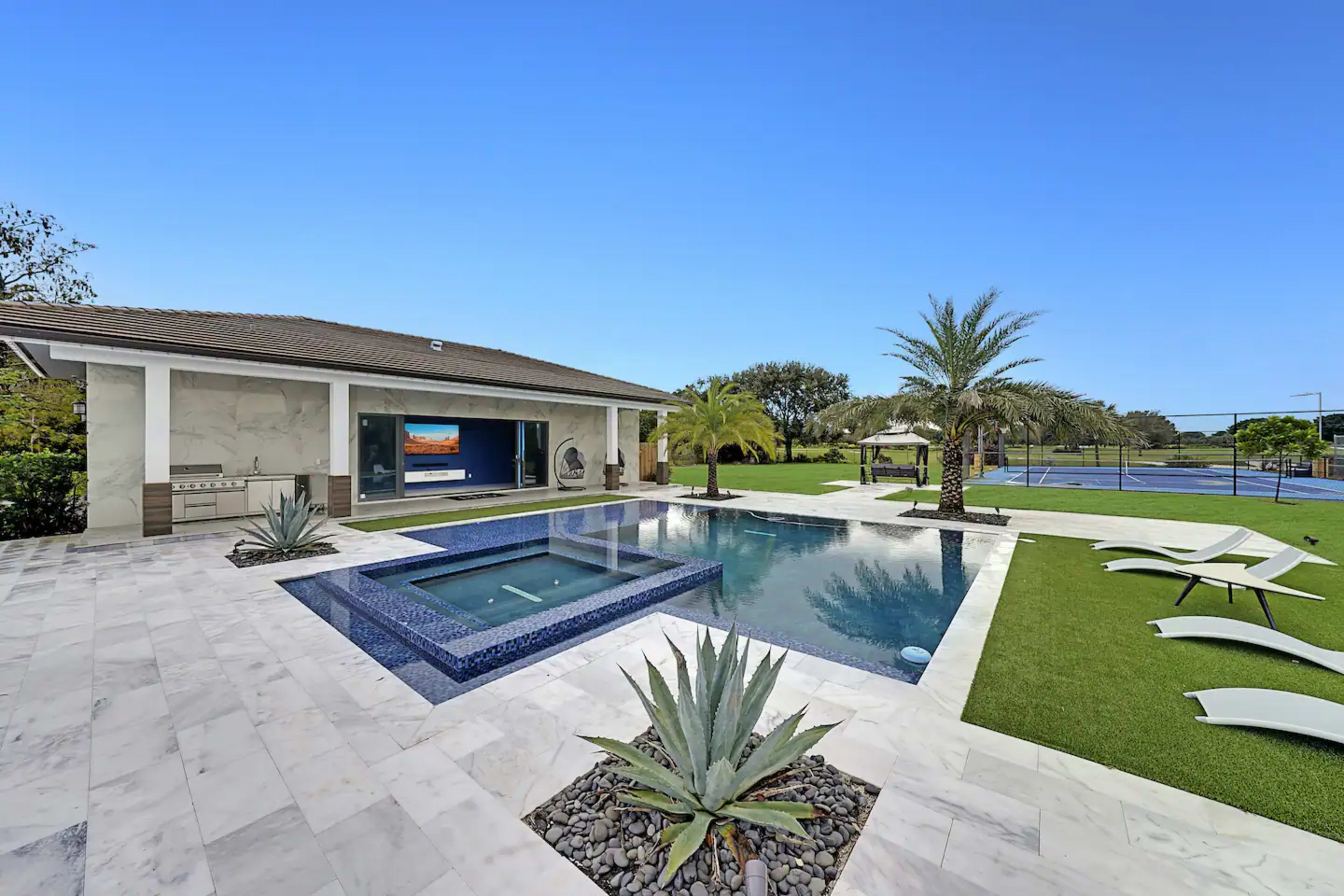 Exclusive Fort Lauderdale Luxury Backyard Oasis Image in Plantation, Plantation, FL