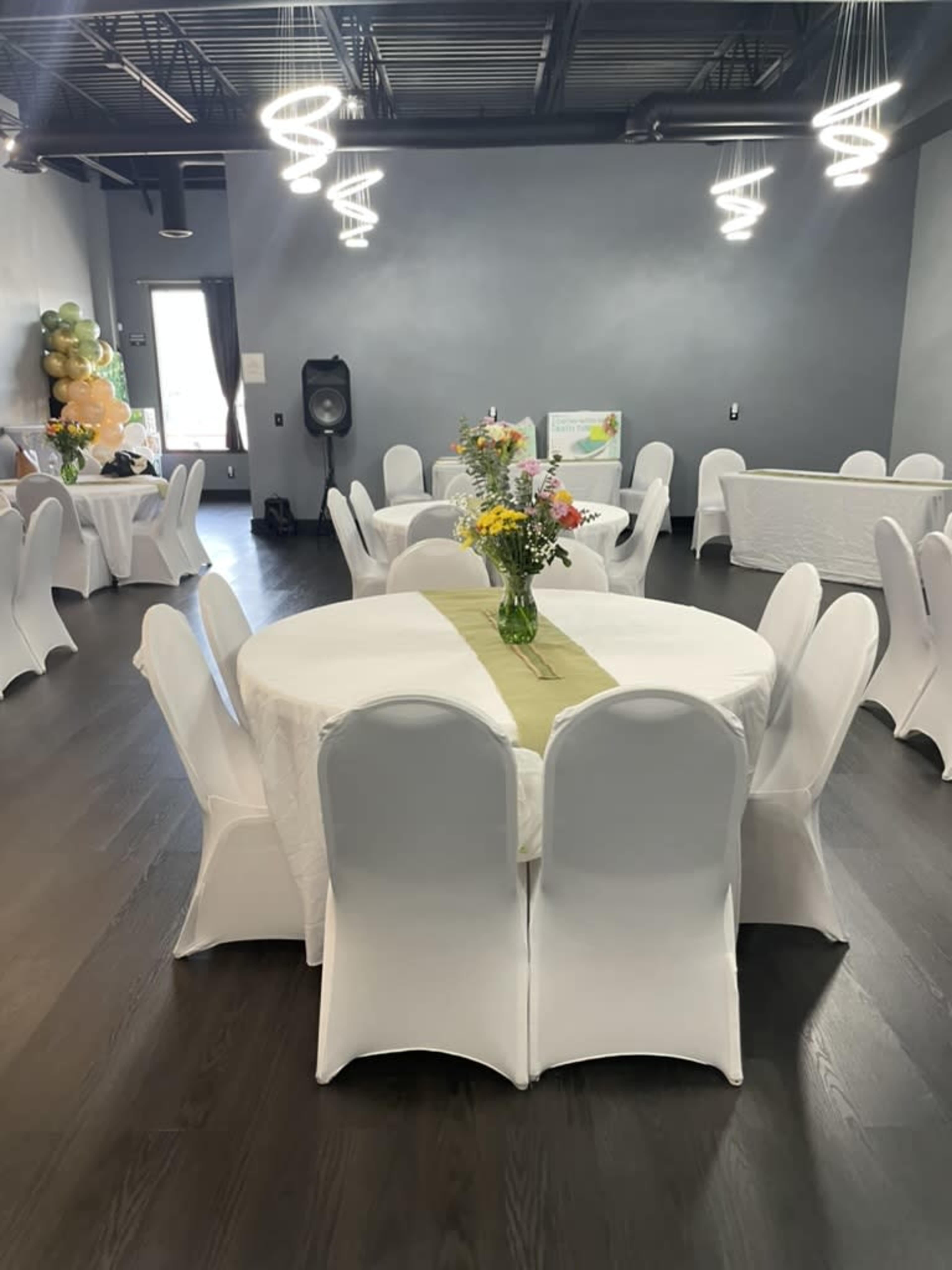 Elegant Chic Event Space Image in Sni-A-Bar Township, Independence, MO