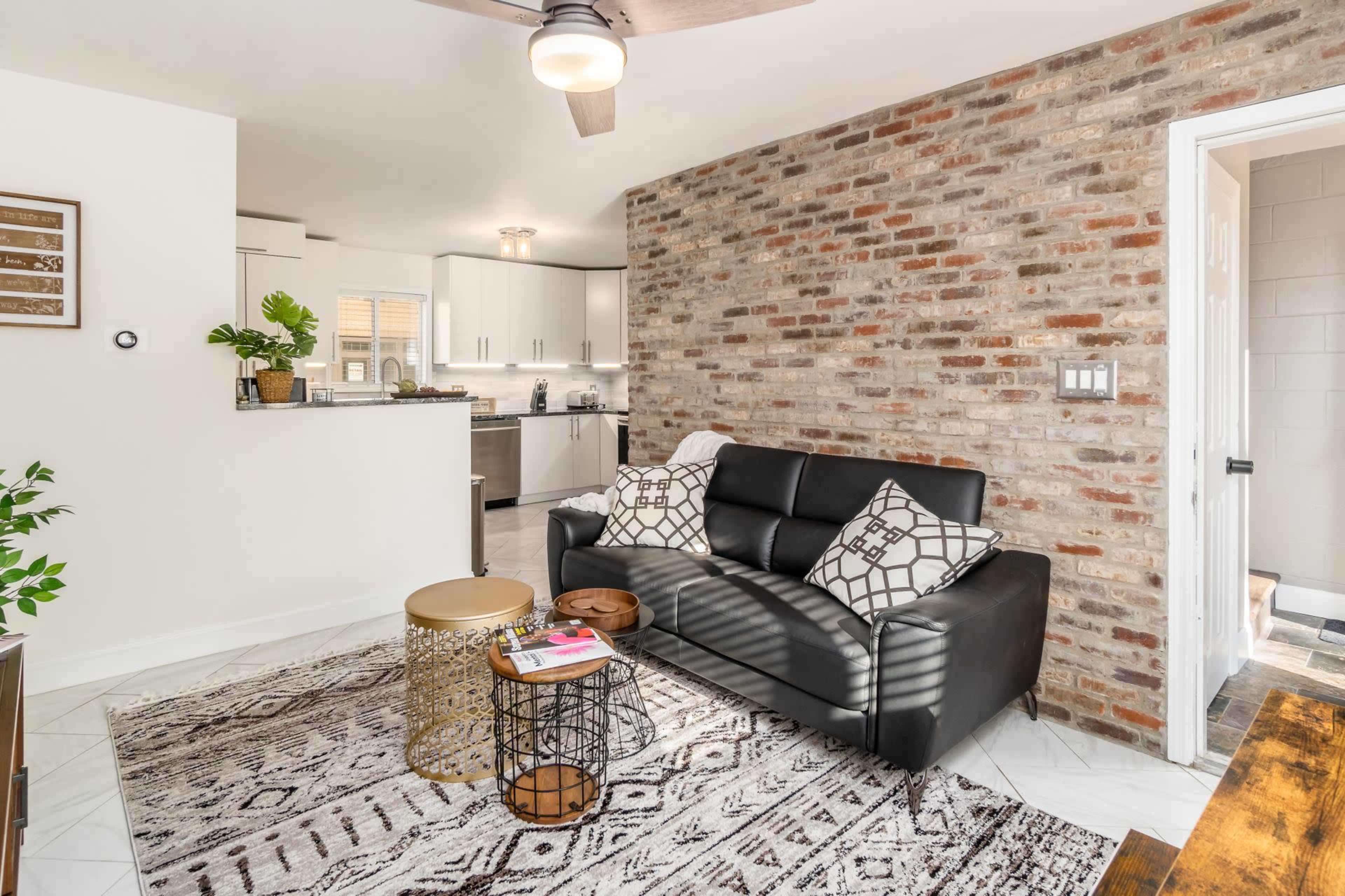 Newly Renovated Condo Image in Victorian Village, Columbus, OH