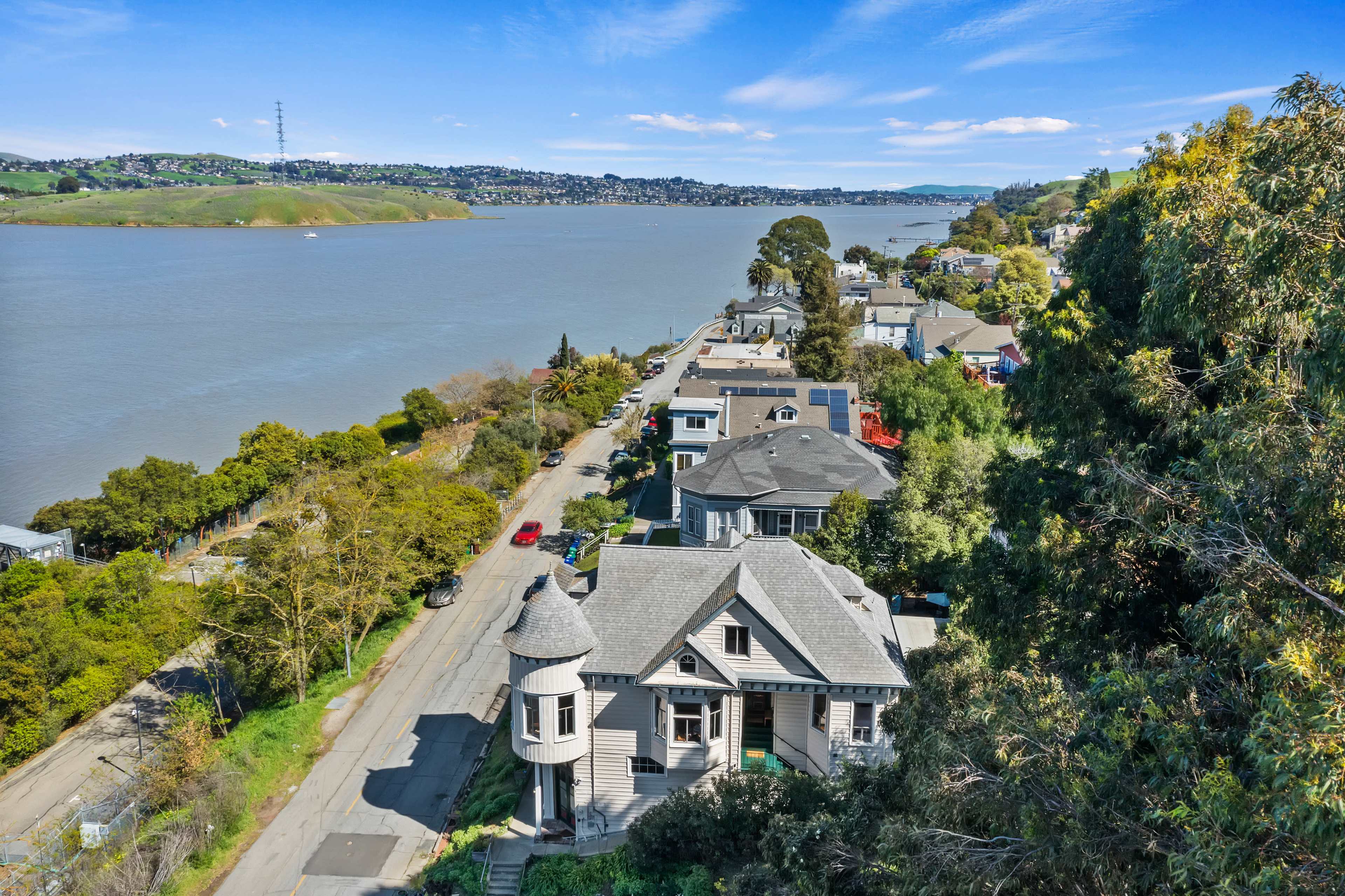Victorian manse with bay views Image in , Crockett, CA