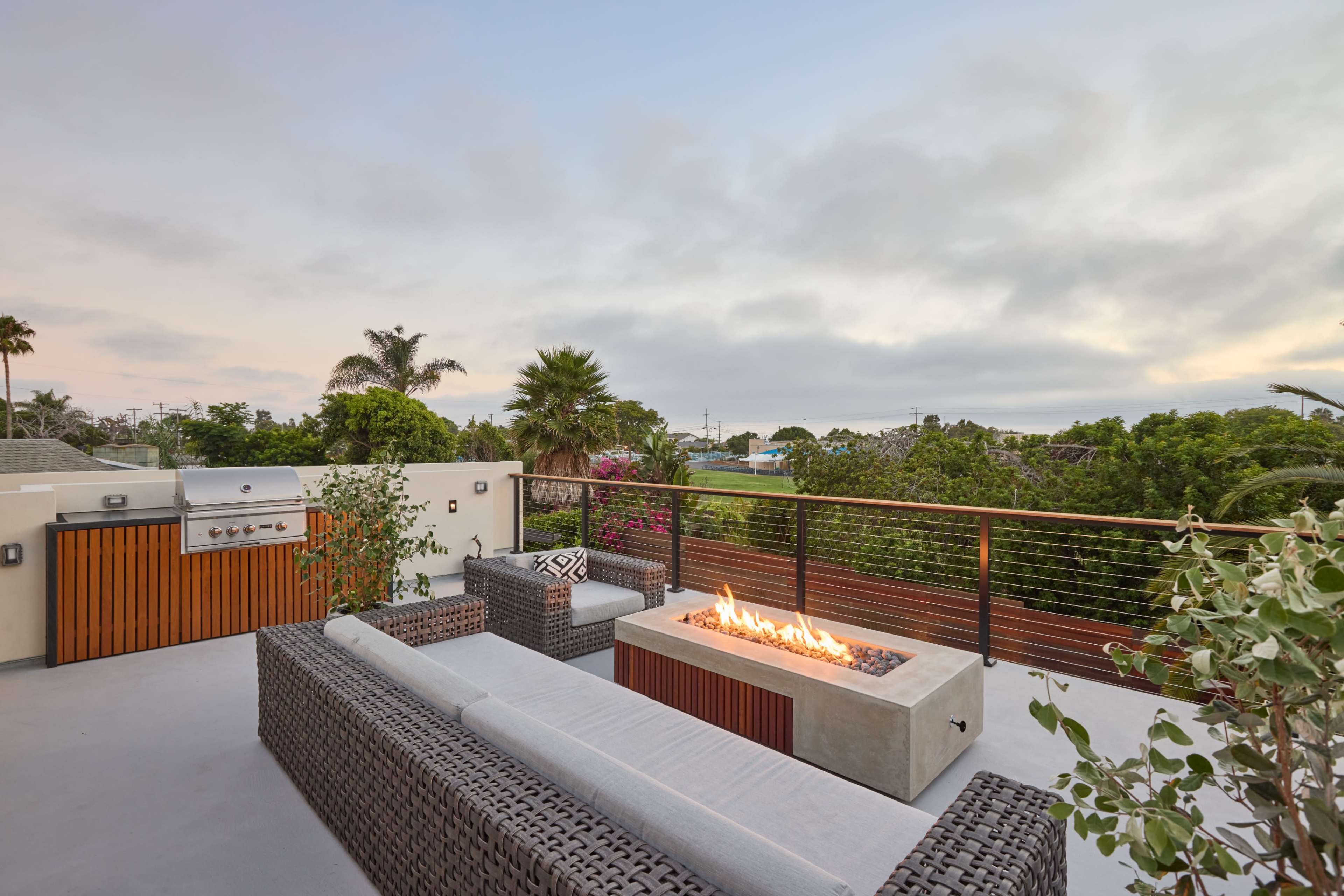 Modern Indoor/Outdoor Designer Home Image in Encinitas, Encinitas, CA