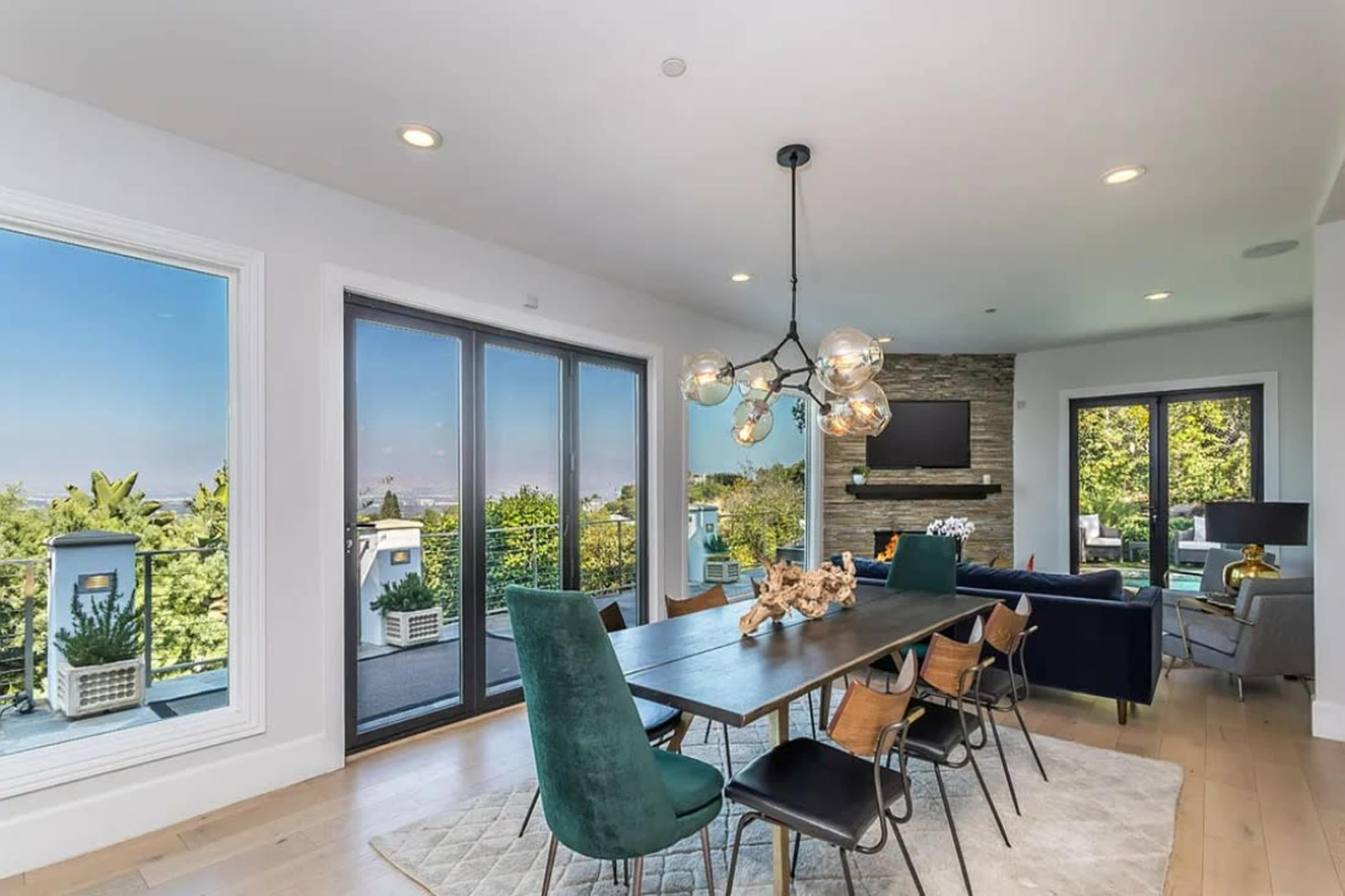 ALTA MESA HILLSIDE STUNNER/ CITY VIEWS/ POOL/ LUXE Image in Studio City, Los Angeles, CA