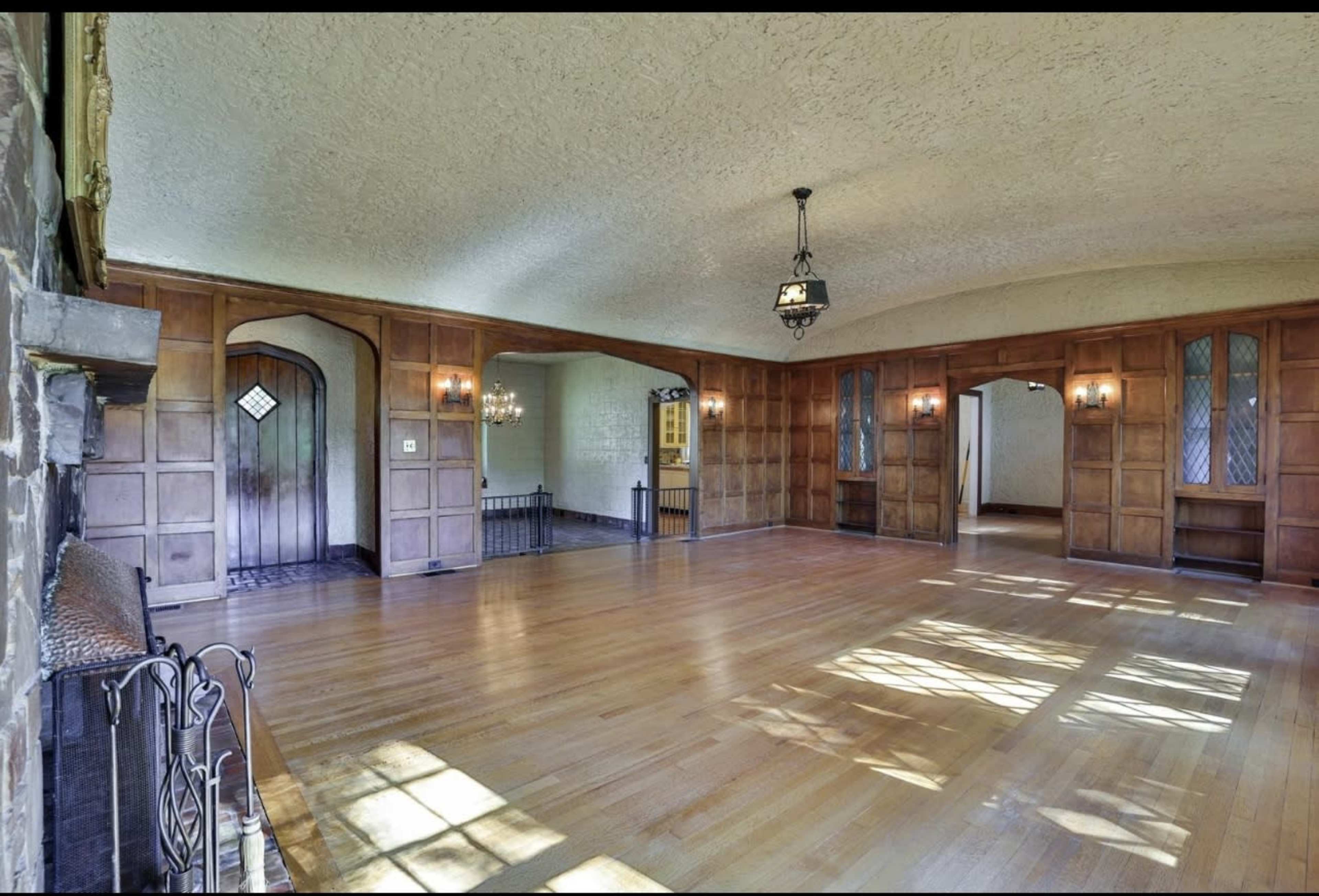 1920s Tudor home in historic Fort Worth neighborhood. Image in Berkeley Place, Fort Worth, TX