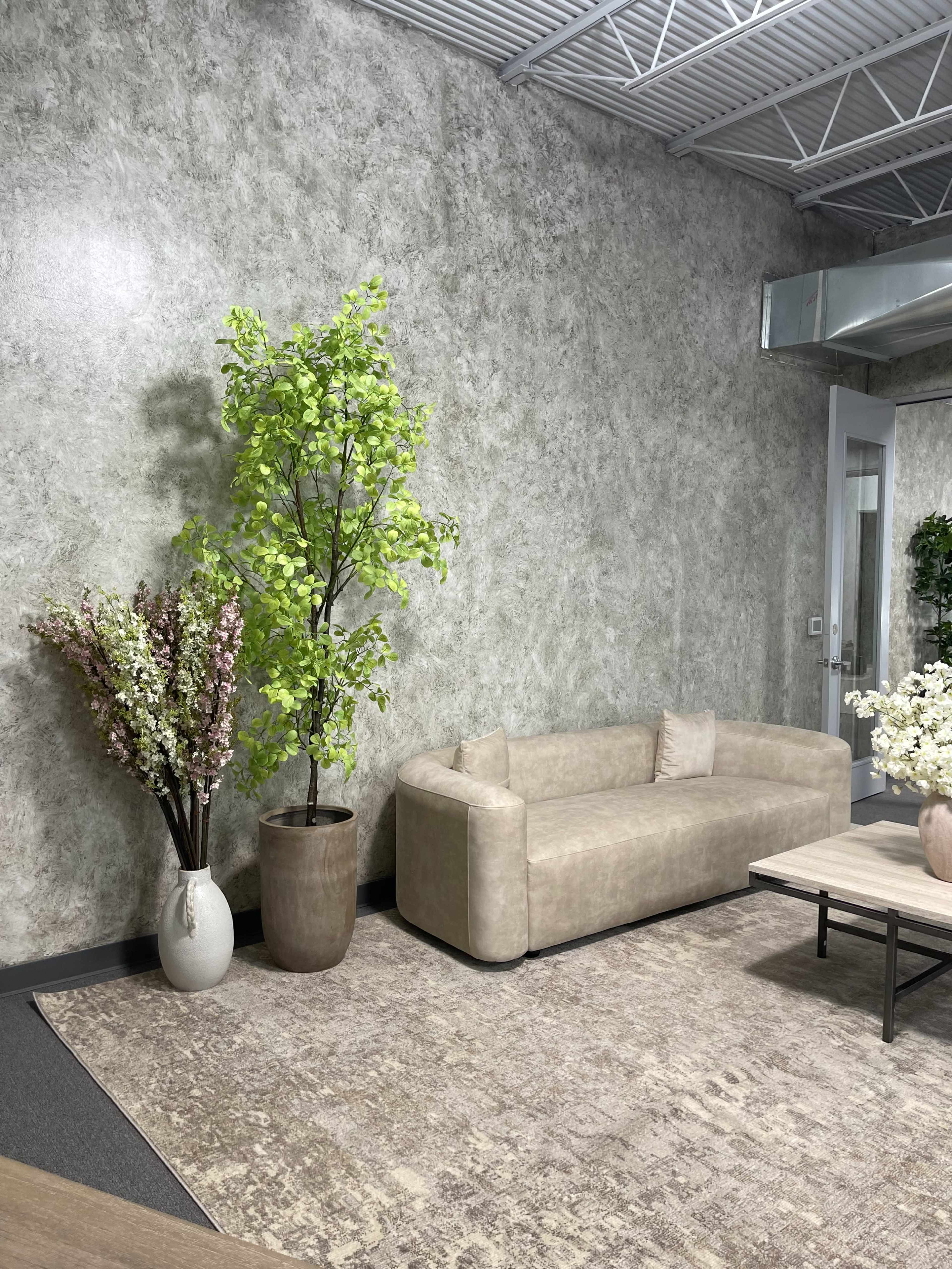 Hidden Heights Office Lounge Image in Lazybrook / Timbergrove, Houston, TX