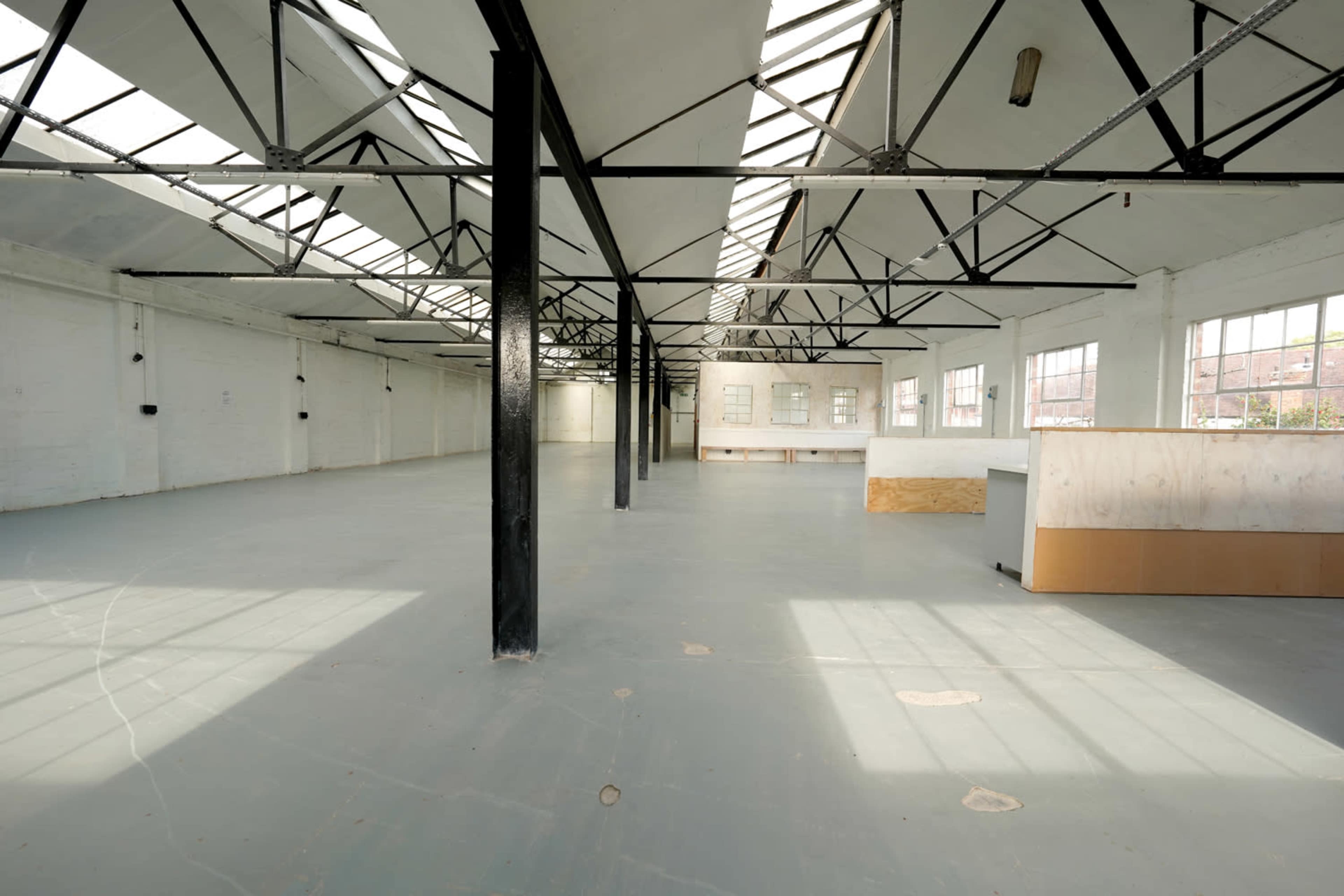Large white warehouse with natural light Image in London, London, ENG
