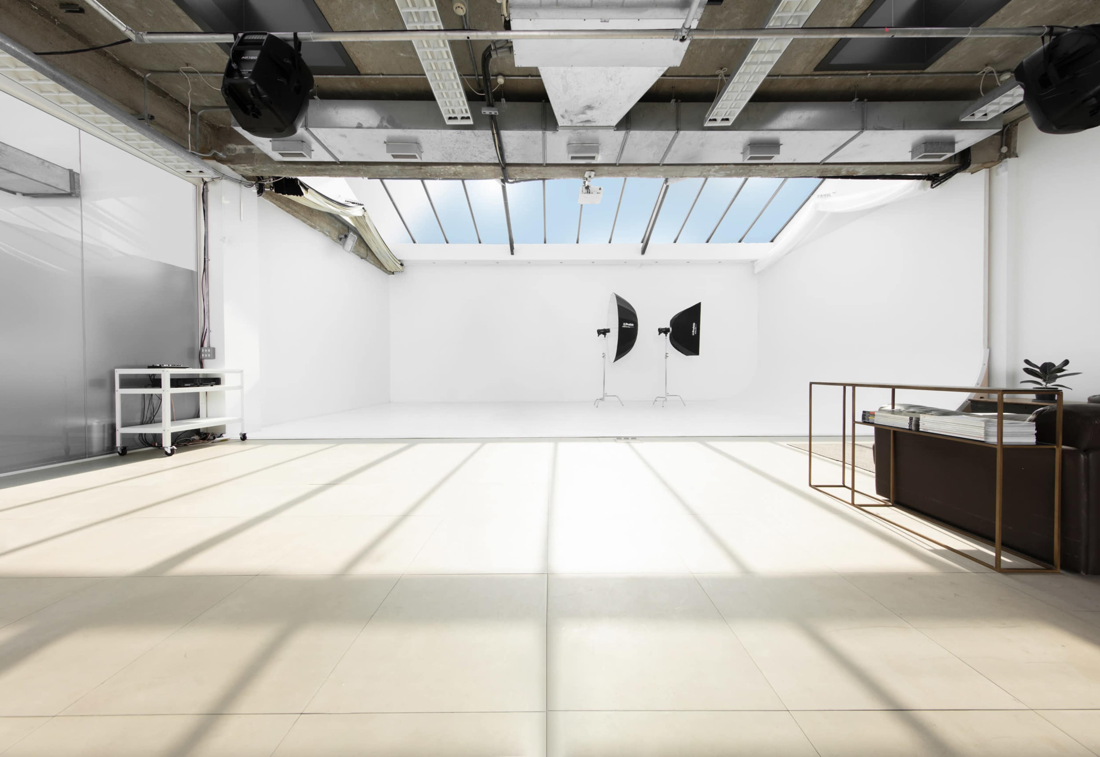Studio 1 - White Cove Photography Space Image in London, London, ENG