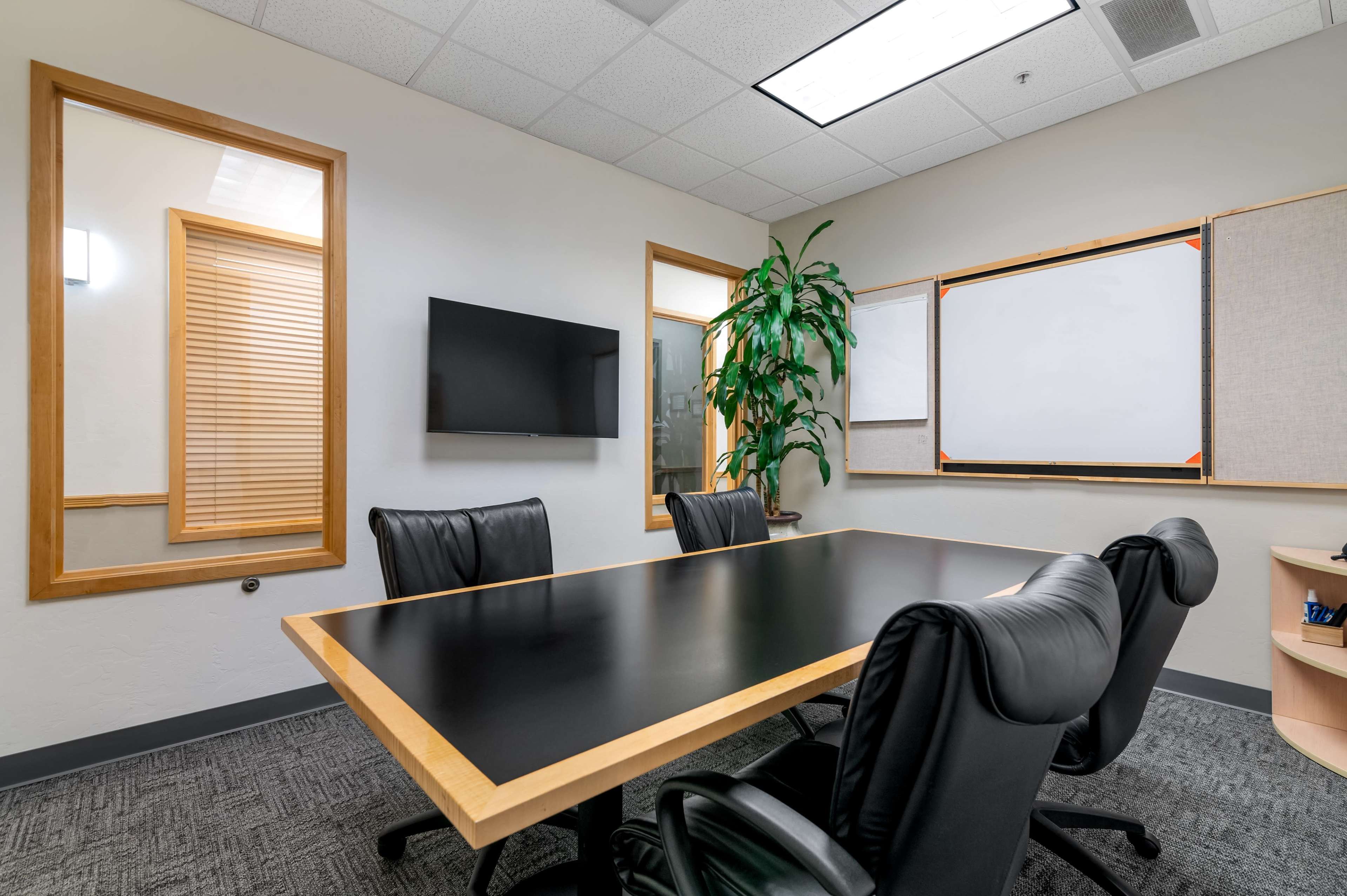 Private Meeting Room for Four Image in Innovation Corporate Center, Oro Valley, AZ